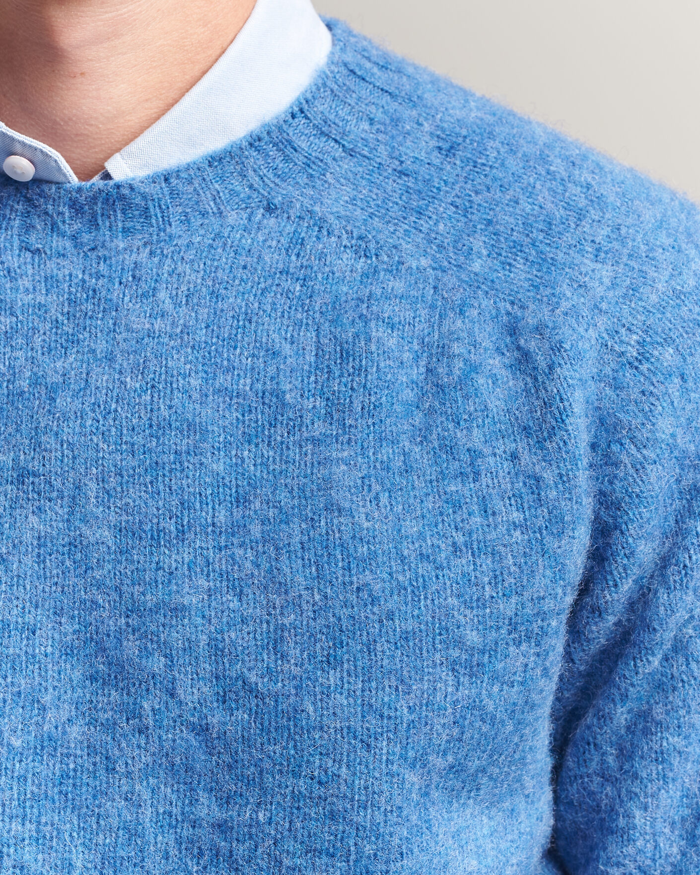 Men | Sweaters & Knitwear | Harley Of Scotland | Brushed Supersoft Lambswool Crewneck Cobalt