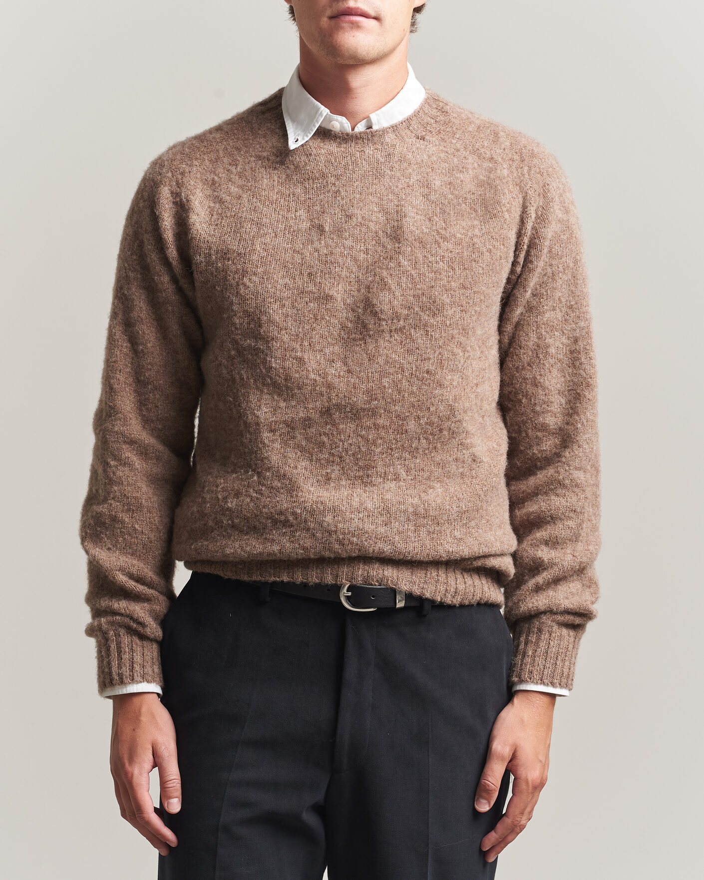 Men | Sweaters & Knitwear | Harley Of Scotland | Brushed Supersoft Lambswool Crewneck Tundra