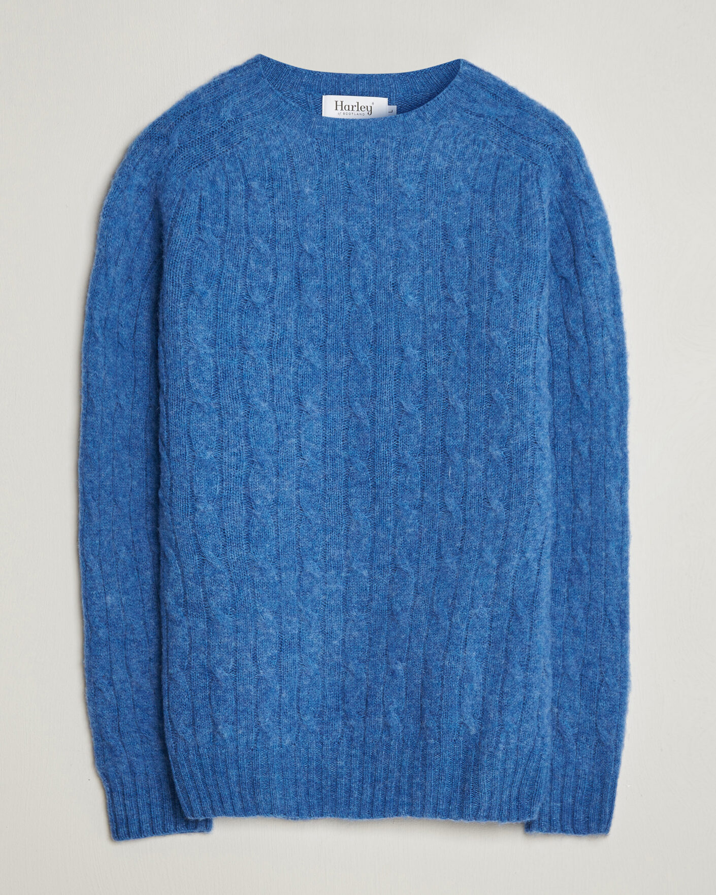 Men | Sweaters & Knitwear | Harley Of Scotland | Brushed Supersoft Lambswool Cable Cobalt