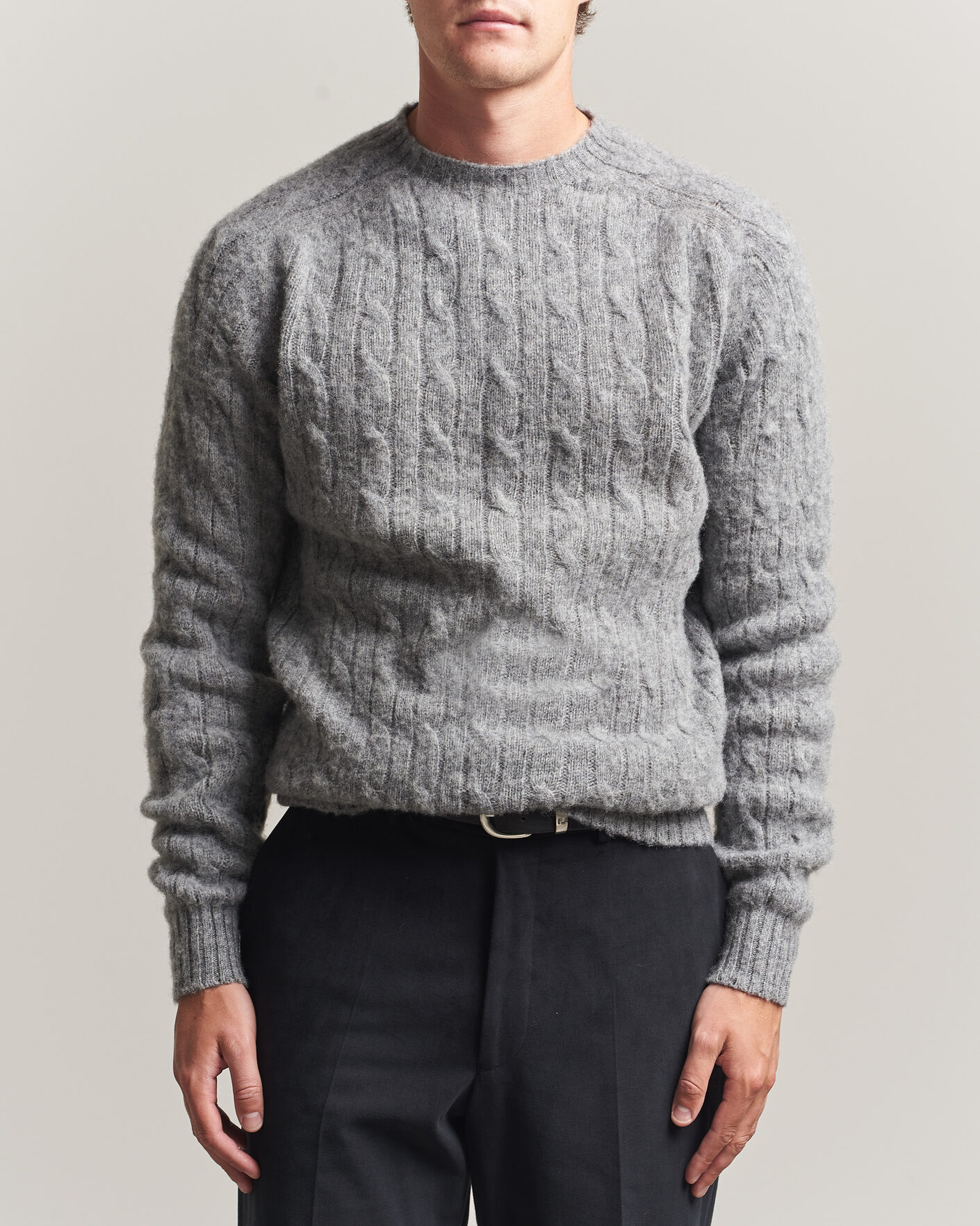 Men | Sweaters & Knitwear | Harley Of Scotland | Brushed Supersoft Lambswool Cable Mid Grey