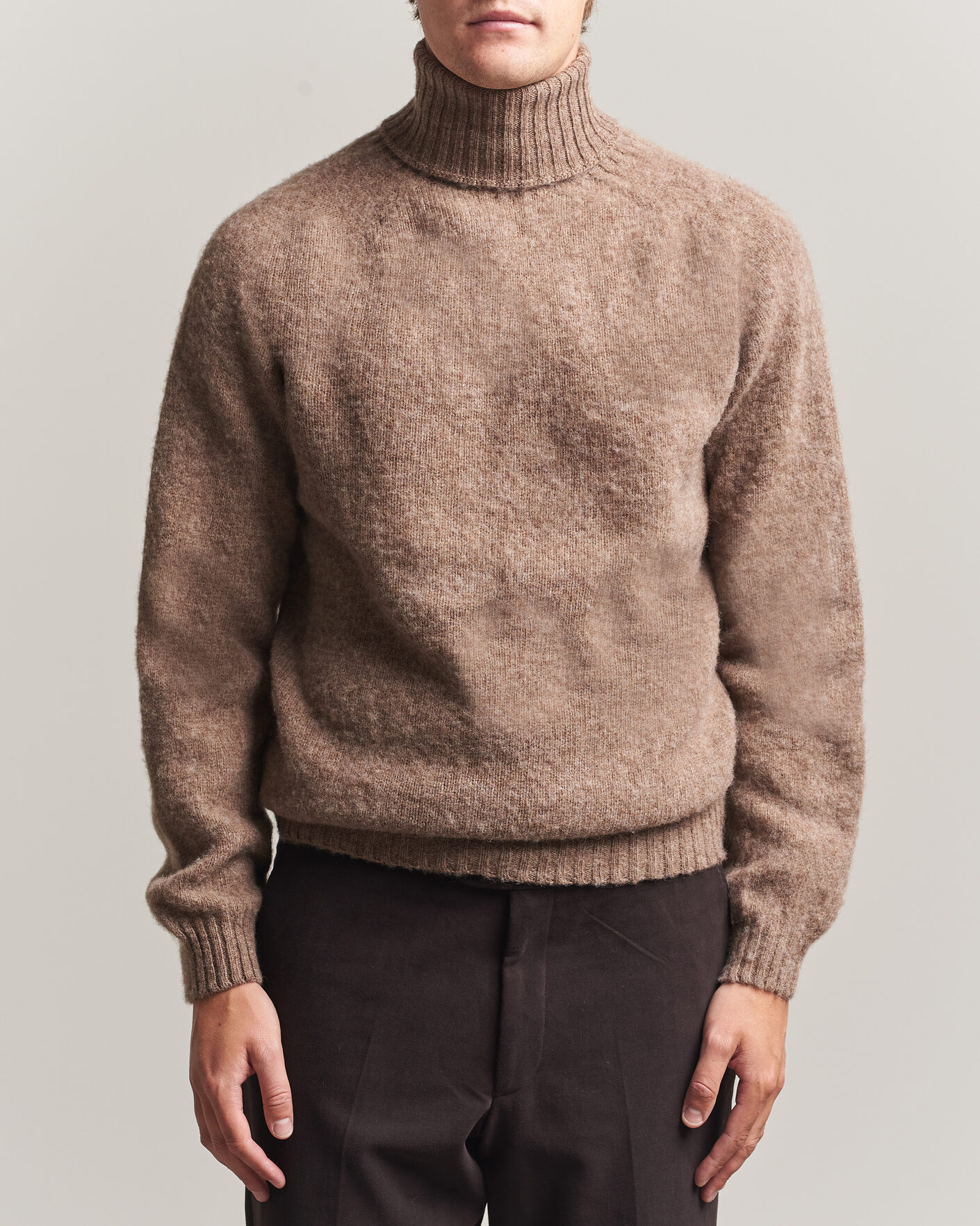 Men | Sweaters & Knitwear | Harley Of Scotland | Brushed Supersoft Lambswool Rollneck Tundra