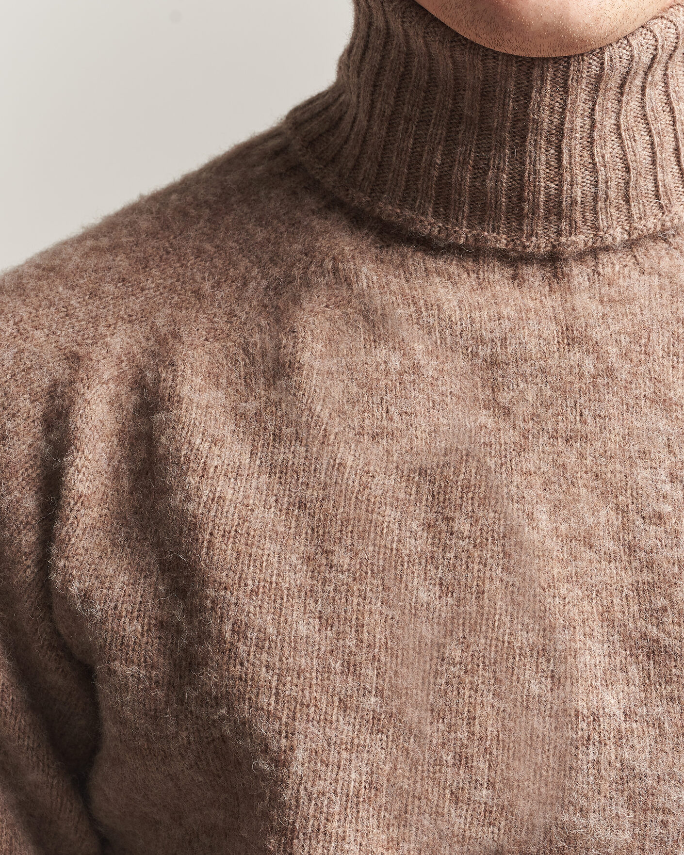 Men | Sweaters & Knitwear | Harley Of Scotland | Brushed Supersoft Lambswool Rollneck Tundra