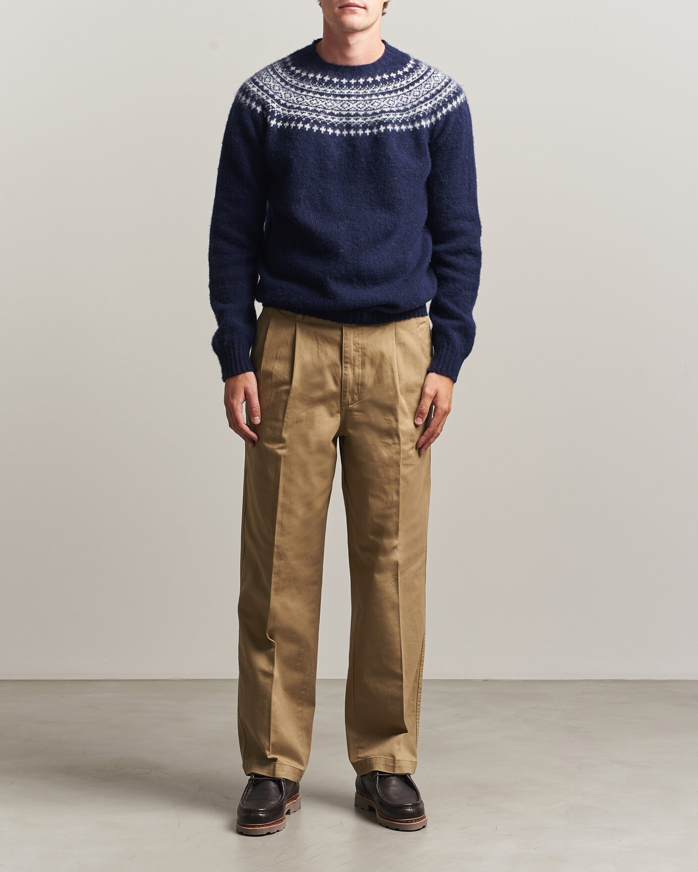 Men | Sweaters & Knitwear | Harley Of Scotland | Brushed Supersoft Lambswool Yolk Fairisle Navy/Snow White