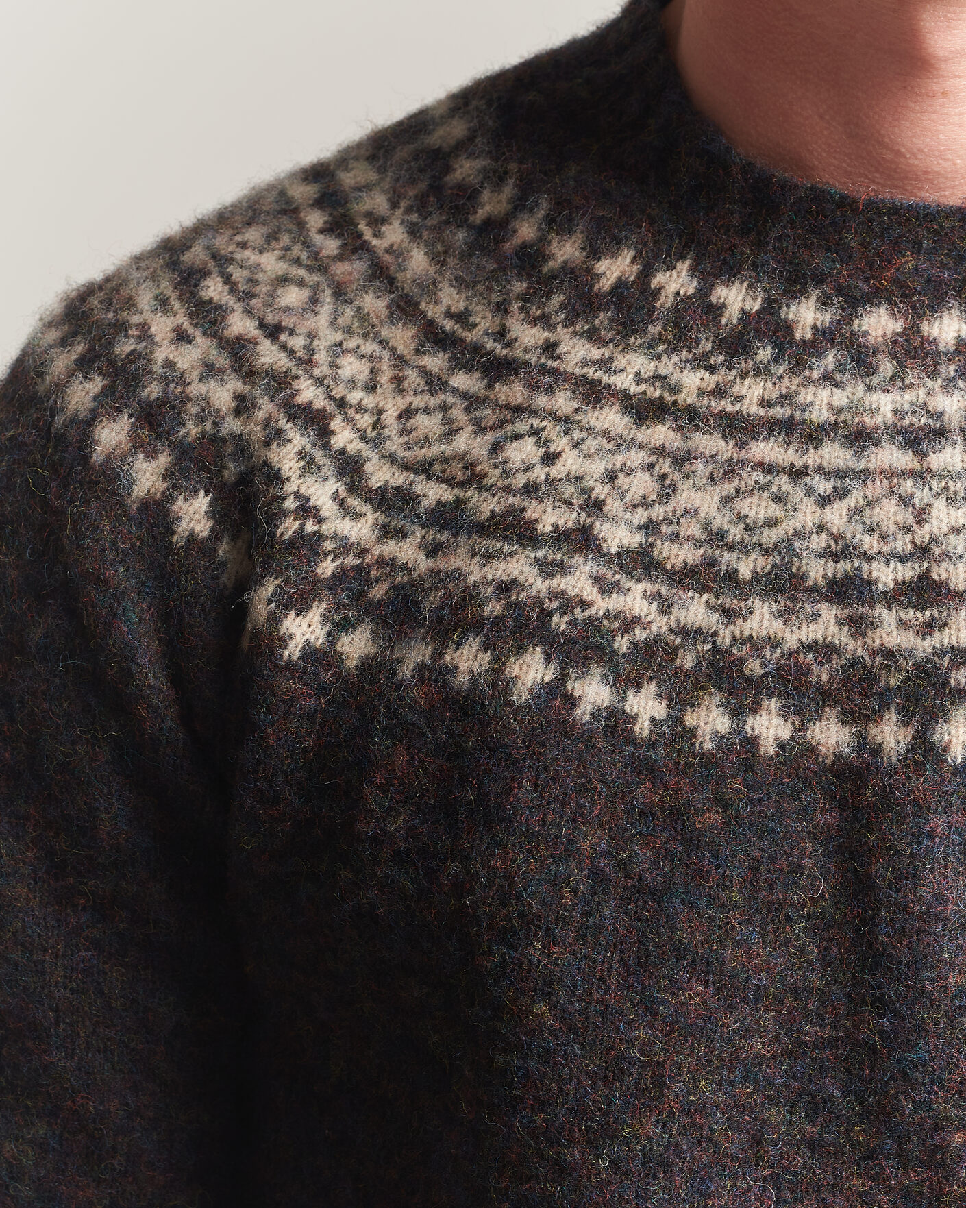 Men | Sweaters & Knitwear | Harley Of Scotland | Brushed Supersoft Lambswool Yolk Fairisle Volcano/Cameo