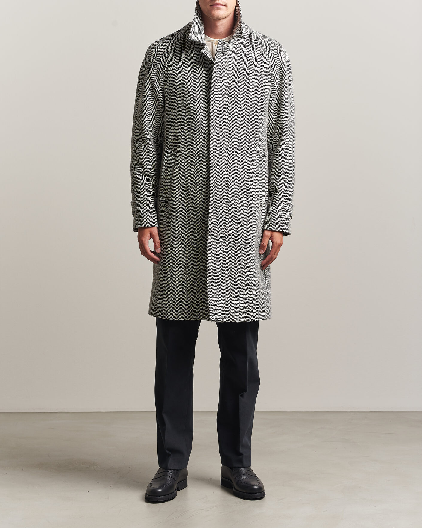 Men | Coats & Jackets | Lardini | Wool Herringbone Raglan Coat Dark Grey