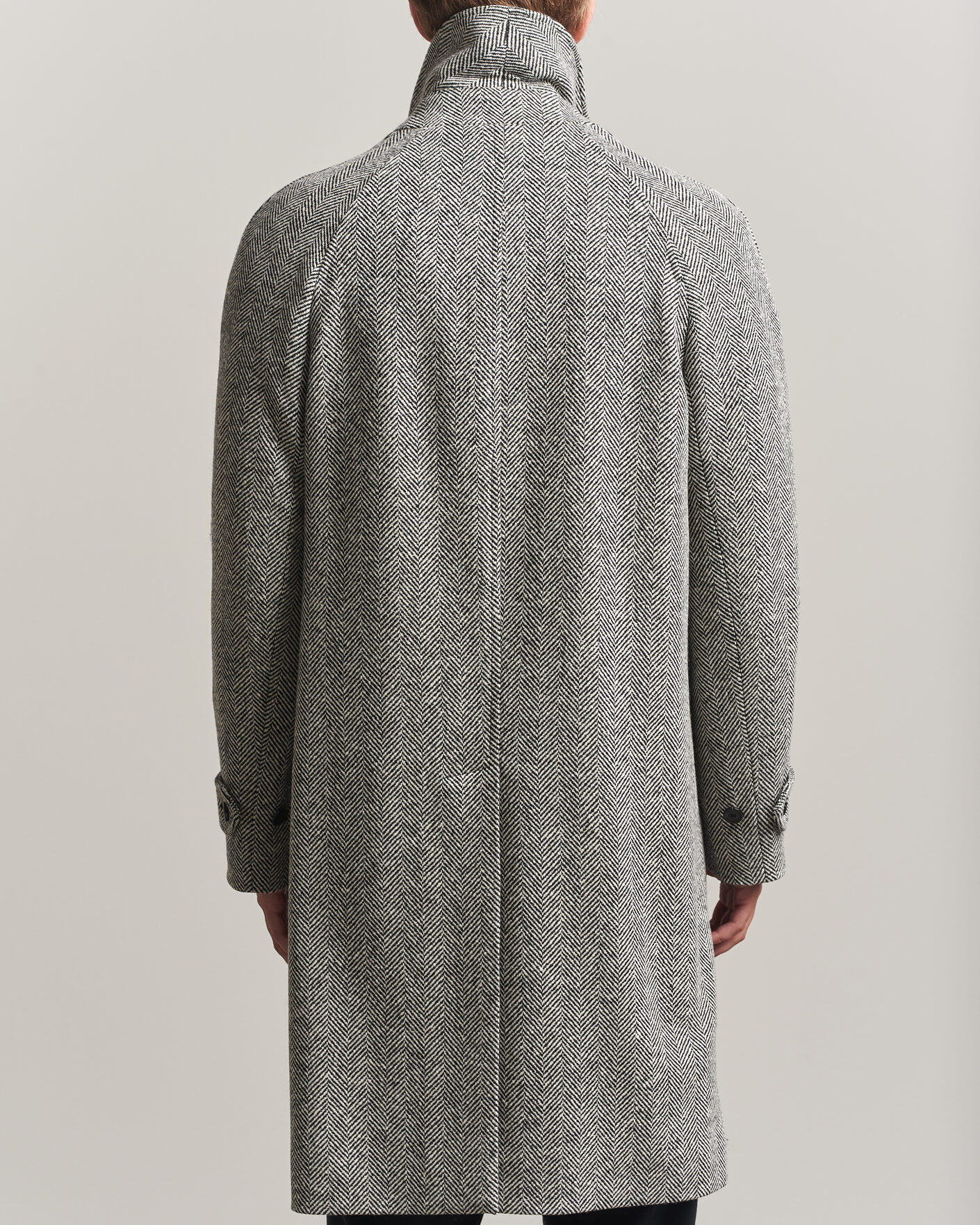 Men | Coats & Jackets | Lardini | Wool Herringbone Raglan Coat Dark Grey