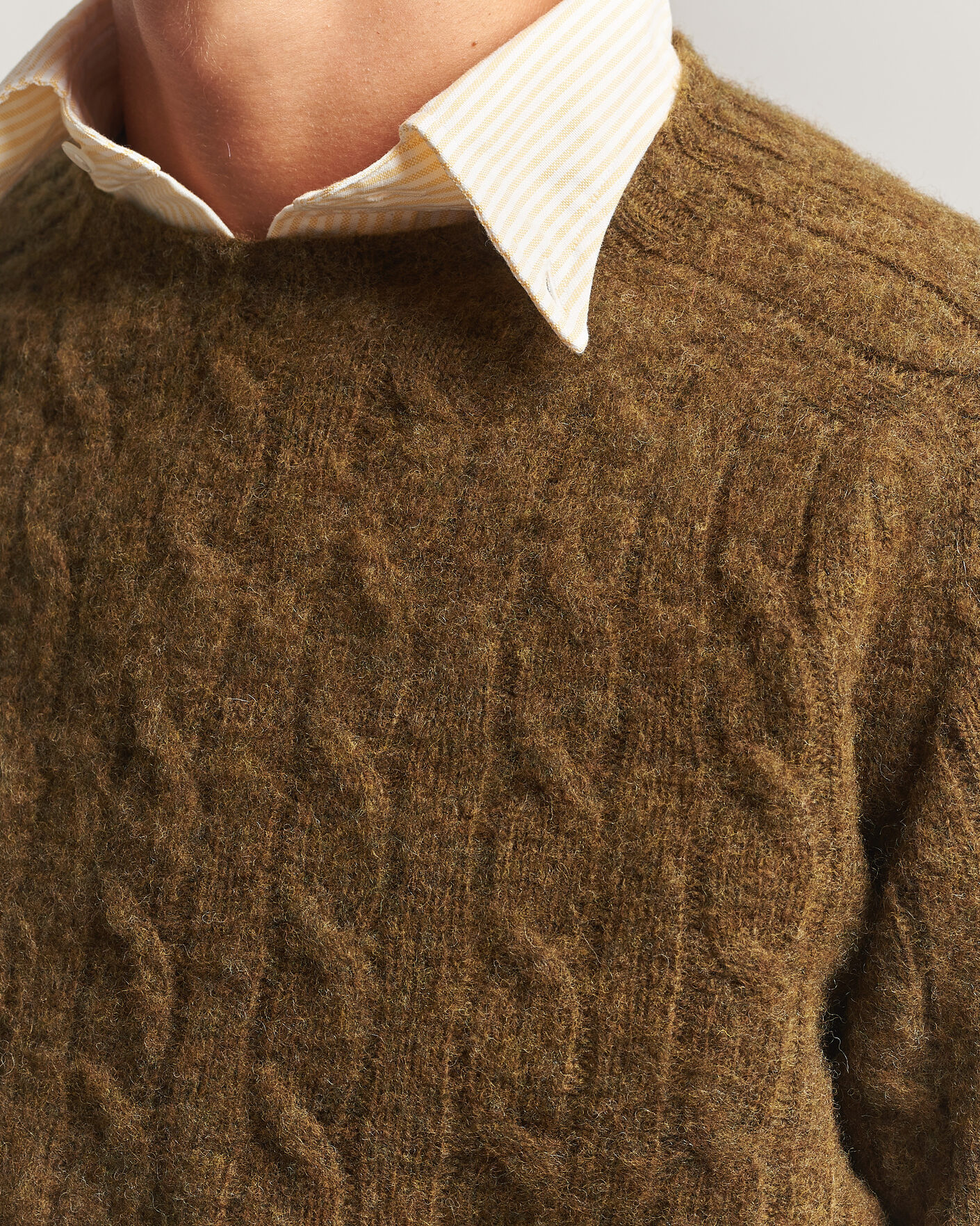 Men | Sweaters & Knitwear | Drake's | Brushed Shetland Cable Crew Moorland Olive