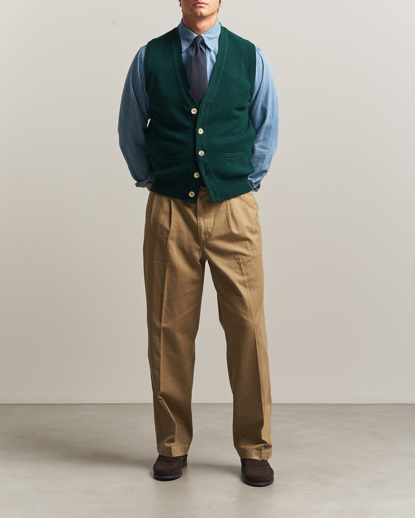 Men | Sweaters & Knitwear | Drake's | Lambswool Vest Cardigan Green