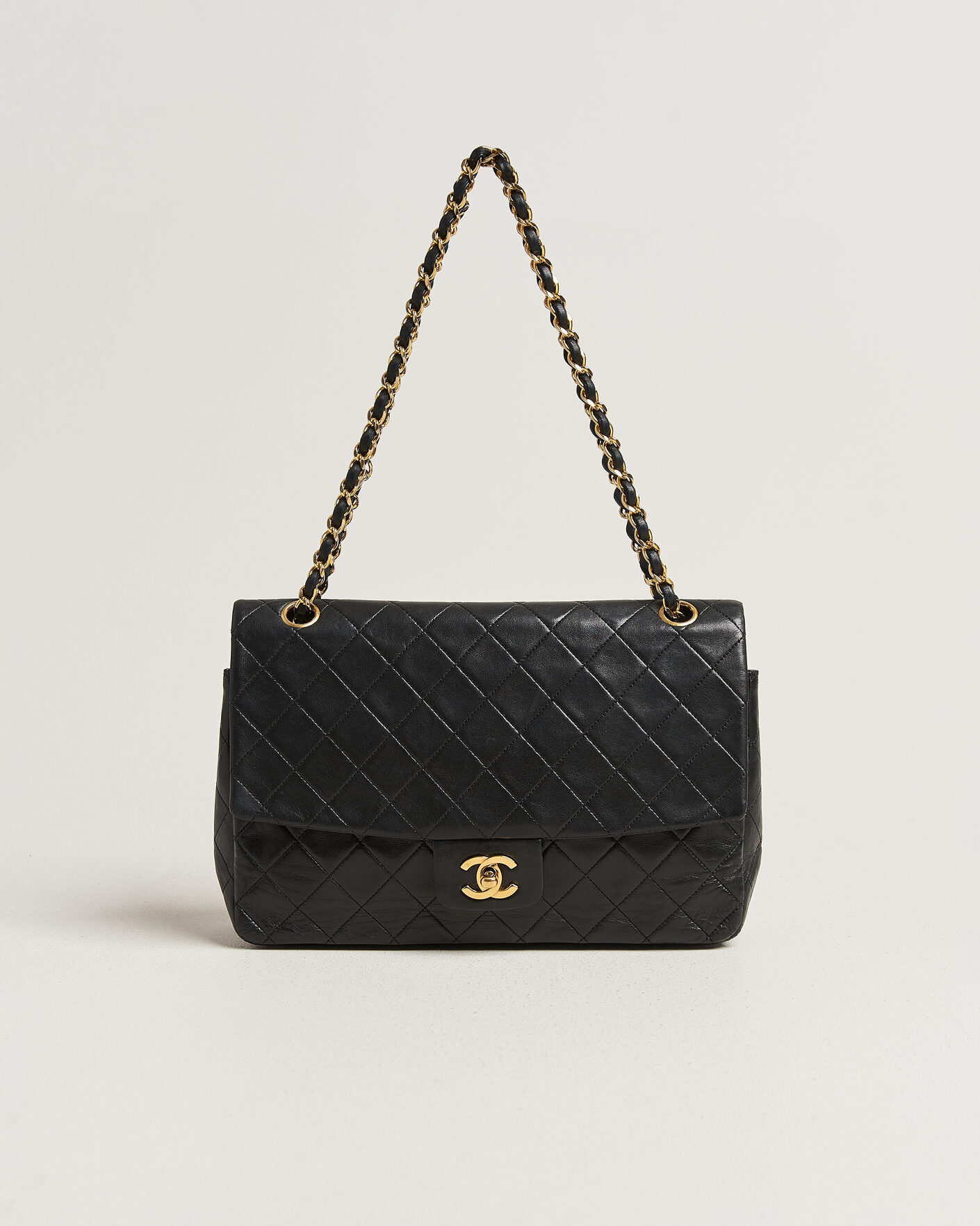 Men | Pre-Owned & Vintage Bags | Chanel Pre-Owned | Vintage Classic Flap Bag Lambskin Black