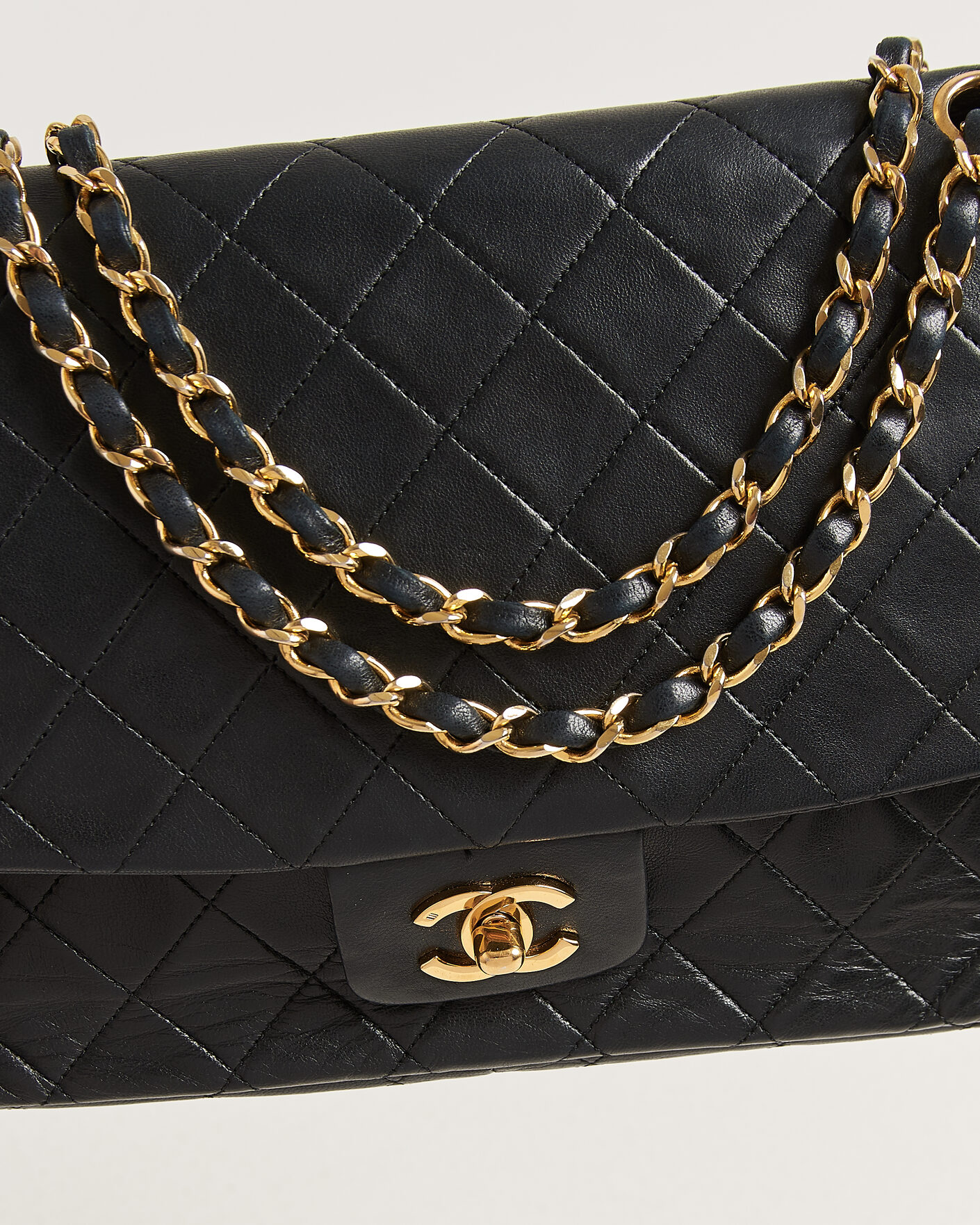 Men | Pre-Owned & Vintage Bags | Chanel Pre-Owned | Vintage Classic Flap Bag Lambskin Black