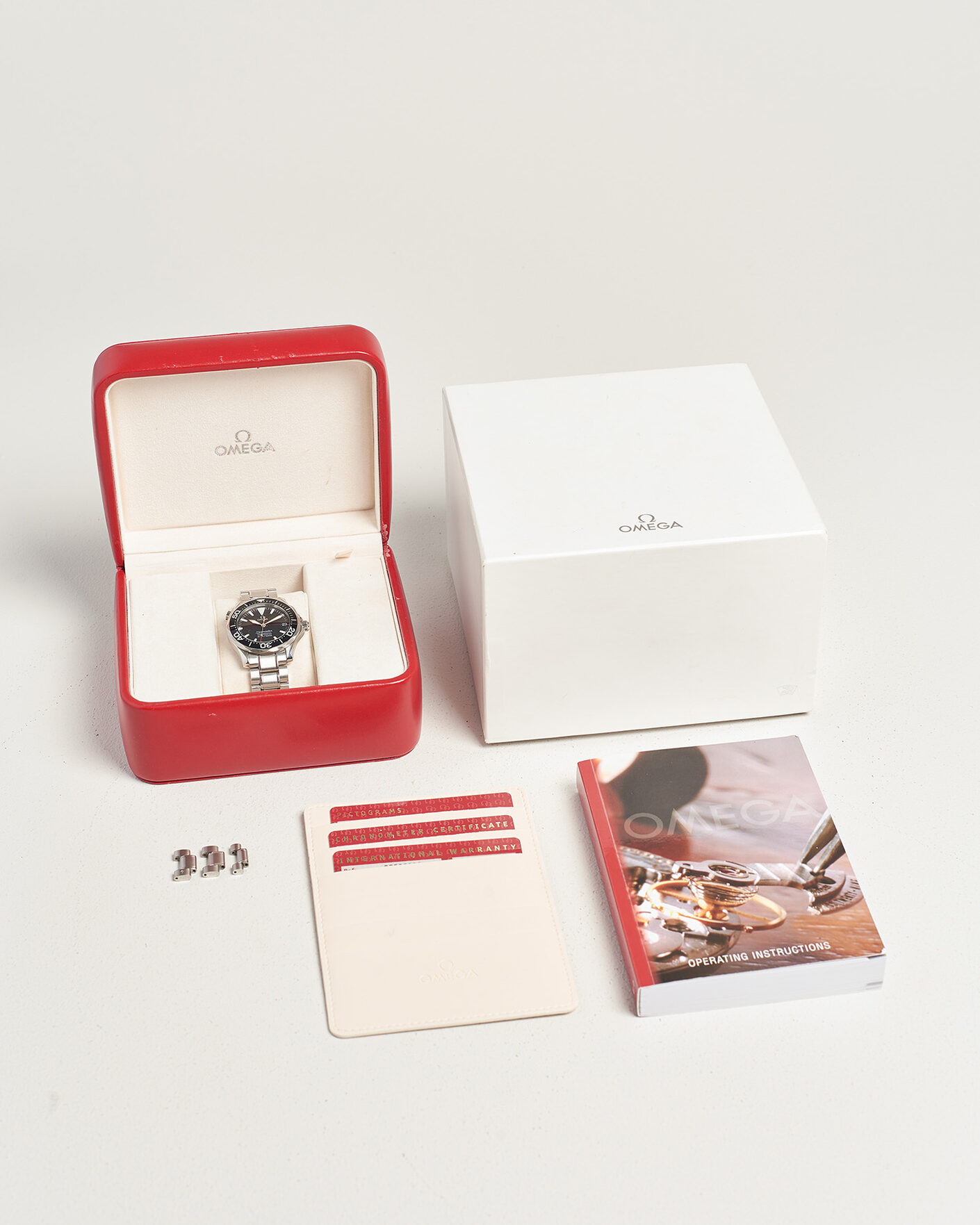 Men | Pre-Owned & Vintage Watches | Omega Pre-Owned | Seamaster 300M Peter Blake 36mm