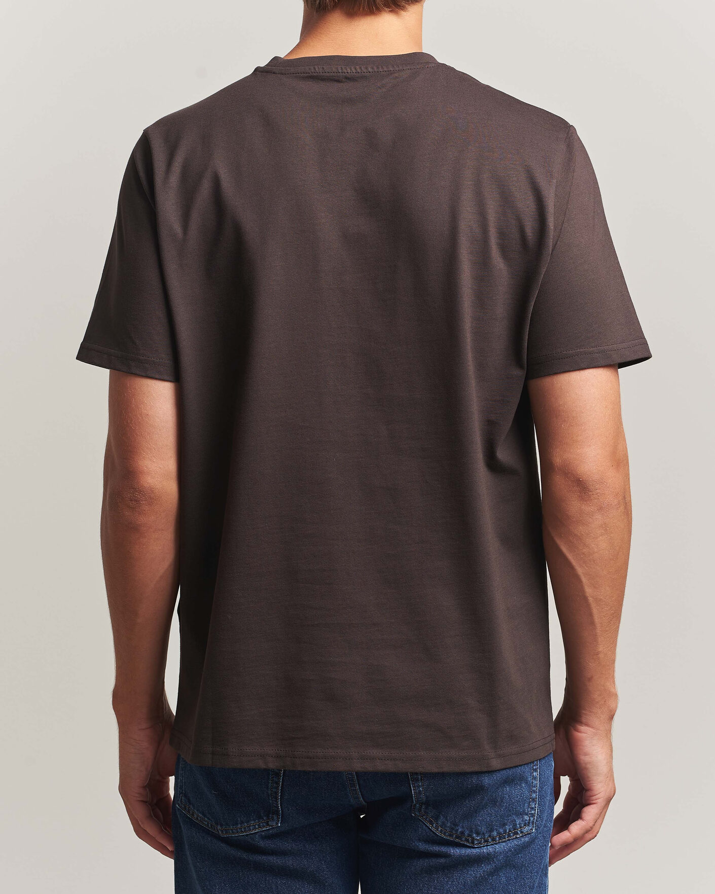 Men | T-Shirts | KnowledgeCotton Apparel | Loke Badge T-Shirt Chocolate Torte