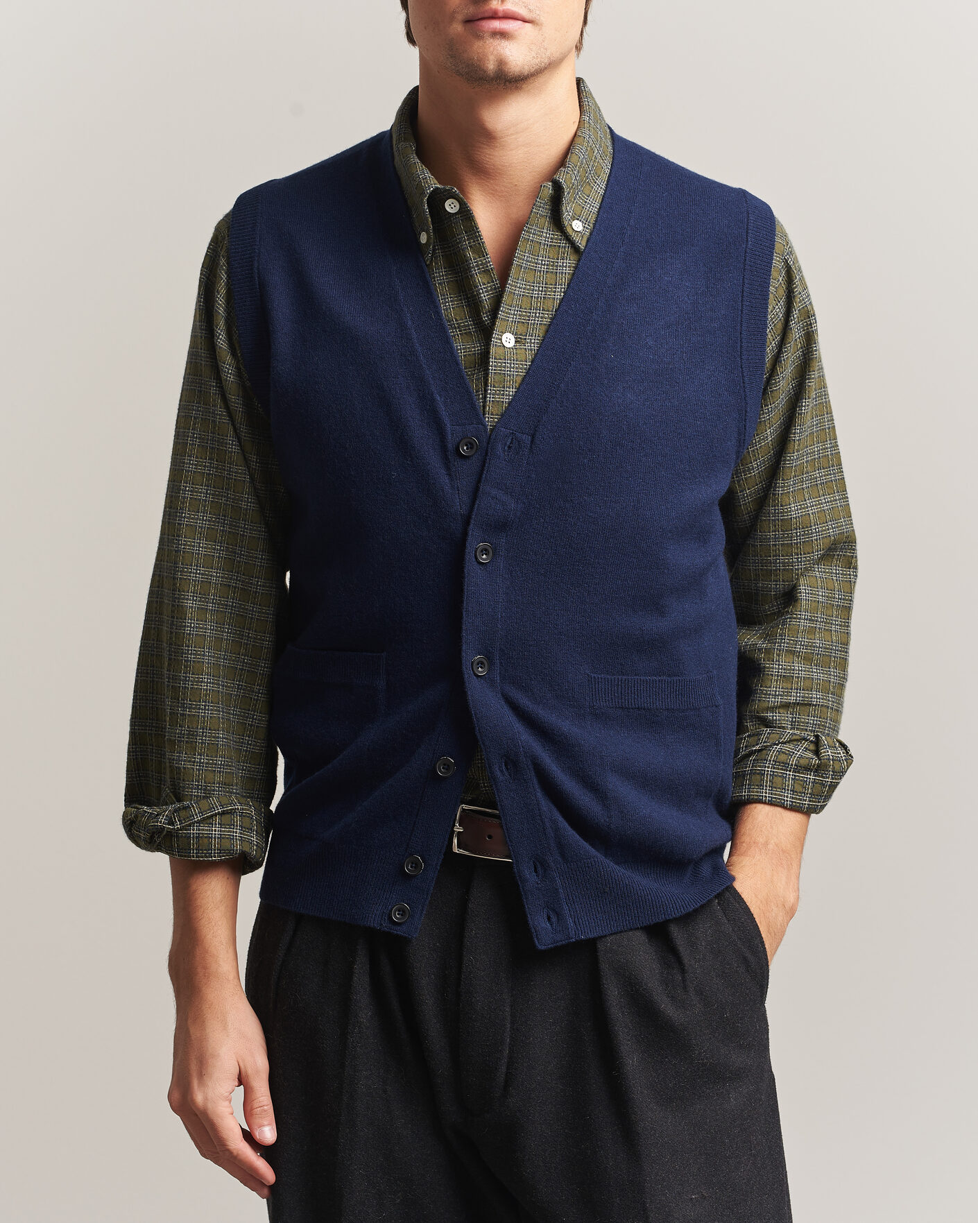 Men | Sweaters & Knitwear | BEAMS PLUS | Button Knit Vest Navy