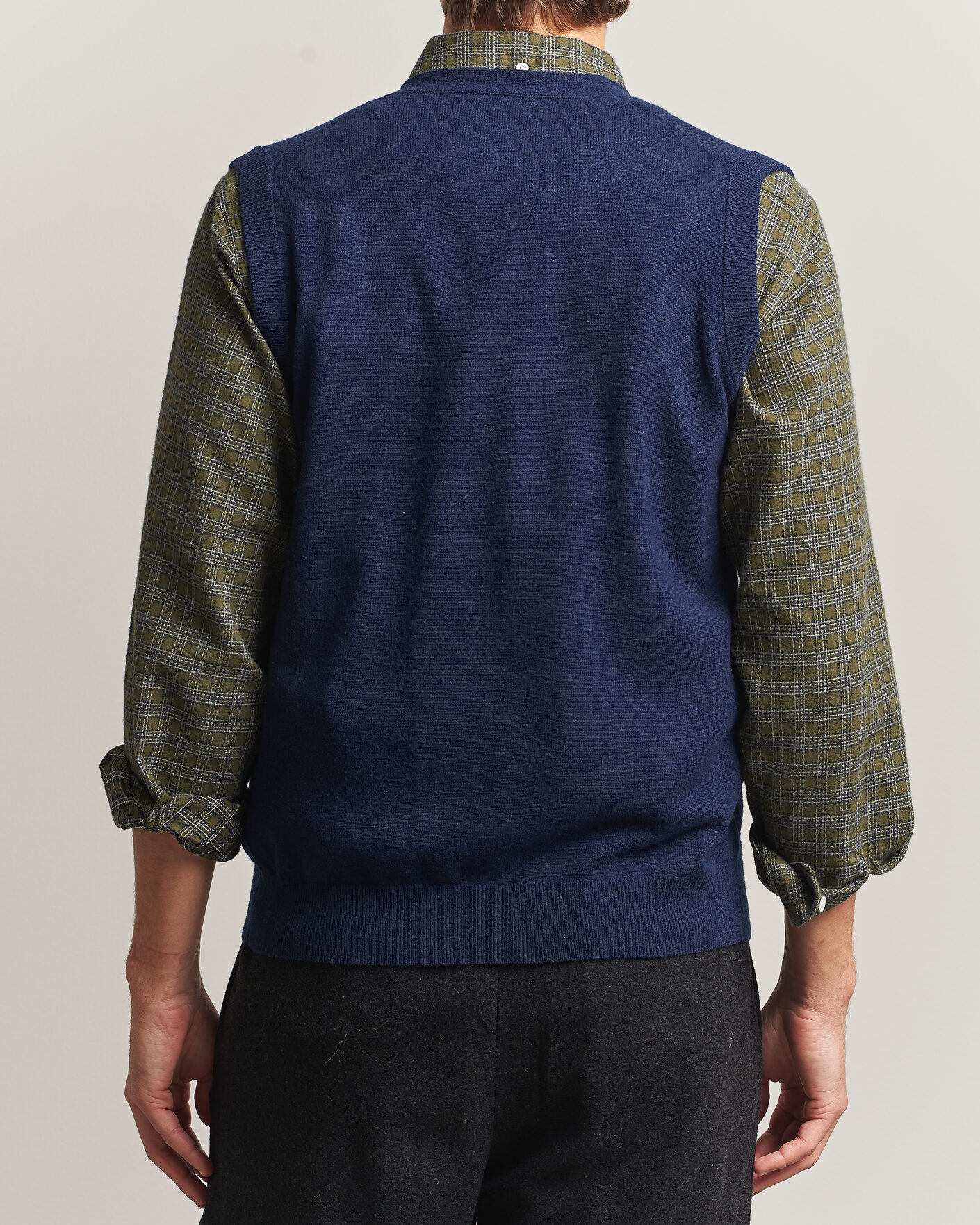 Men | Sweaters & Knitwear | BEAMS PLUS | Button Knit Vest Navy
