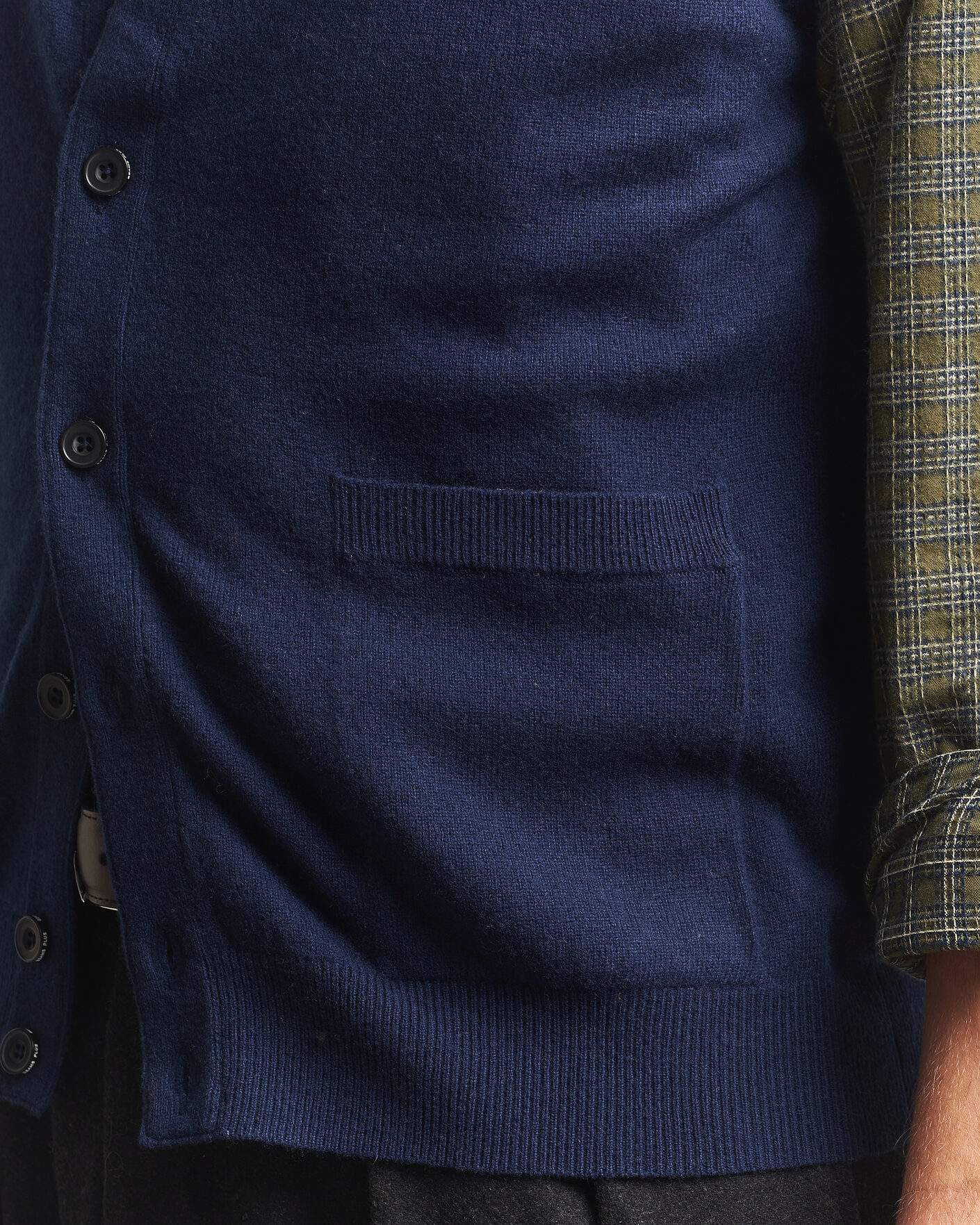 Men | Sweaters & Knitwear | BEAMS PLUS | Button Knit Vest Navy