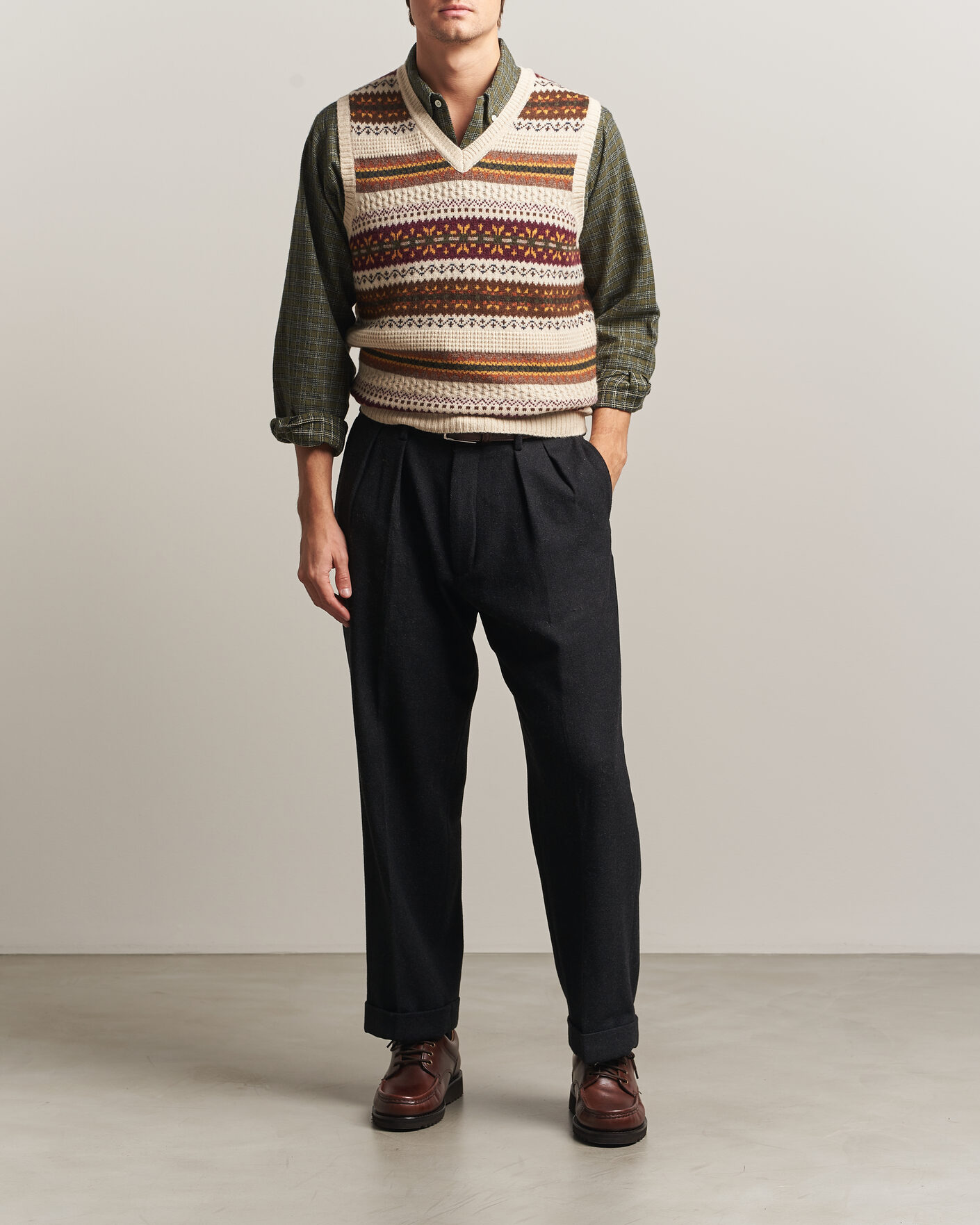 Men | Sweaters & Knitwear | BEAMS PLUS | Fair Isle Knit Vest Beige