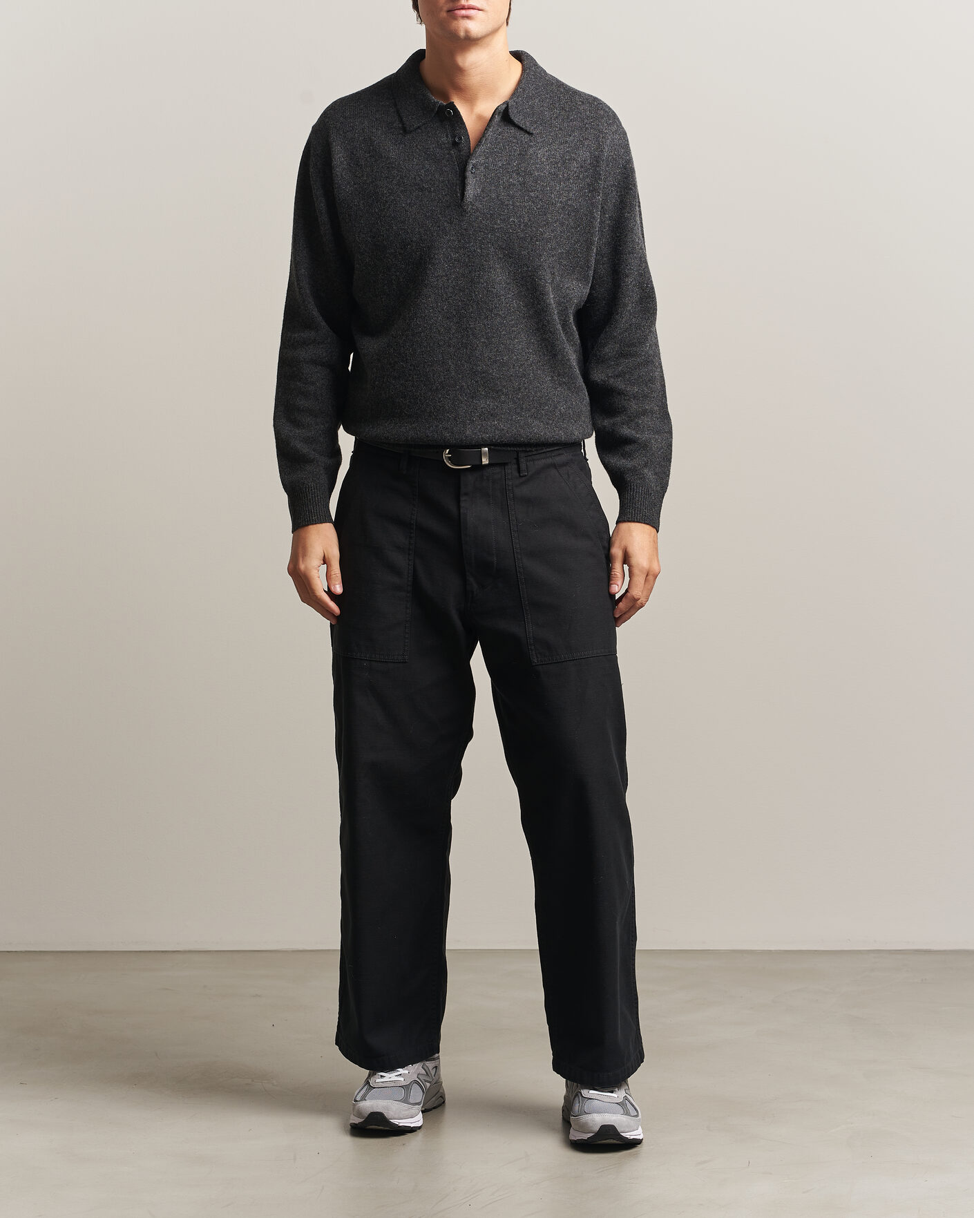 Men | Sweaters & Knitwear | BEAMS PLUS | Knitted Wool Polo Charcoal