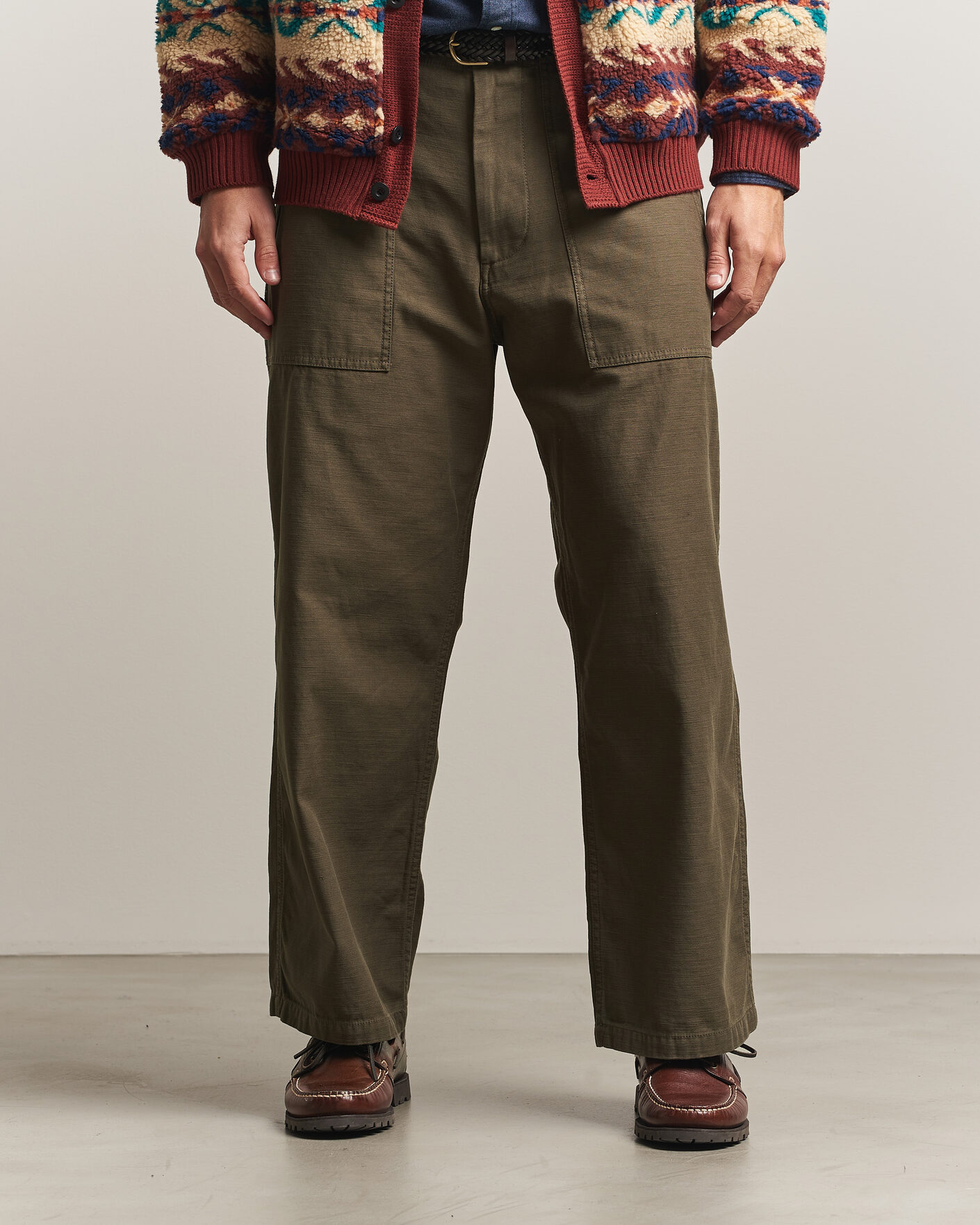 Men | Trousers | BEAMS PLUS | MIL Utility Sateen Trousers Olive Brown