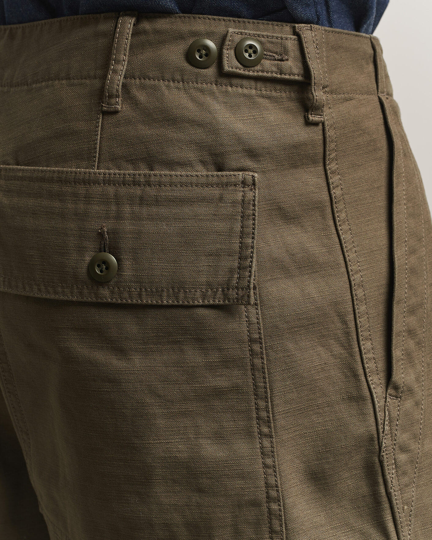 Men | Trousers | BEAMS PLUS | MIL Utility Sateen Trousers Olive Brown
