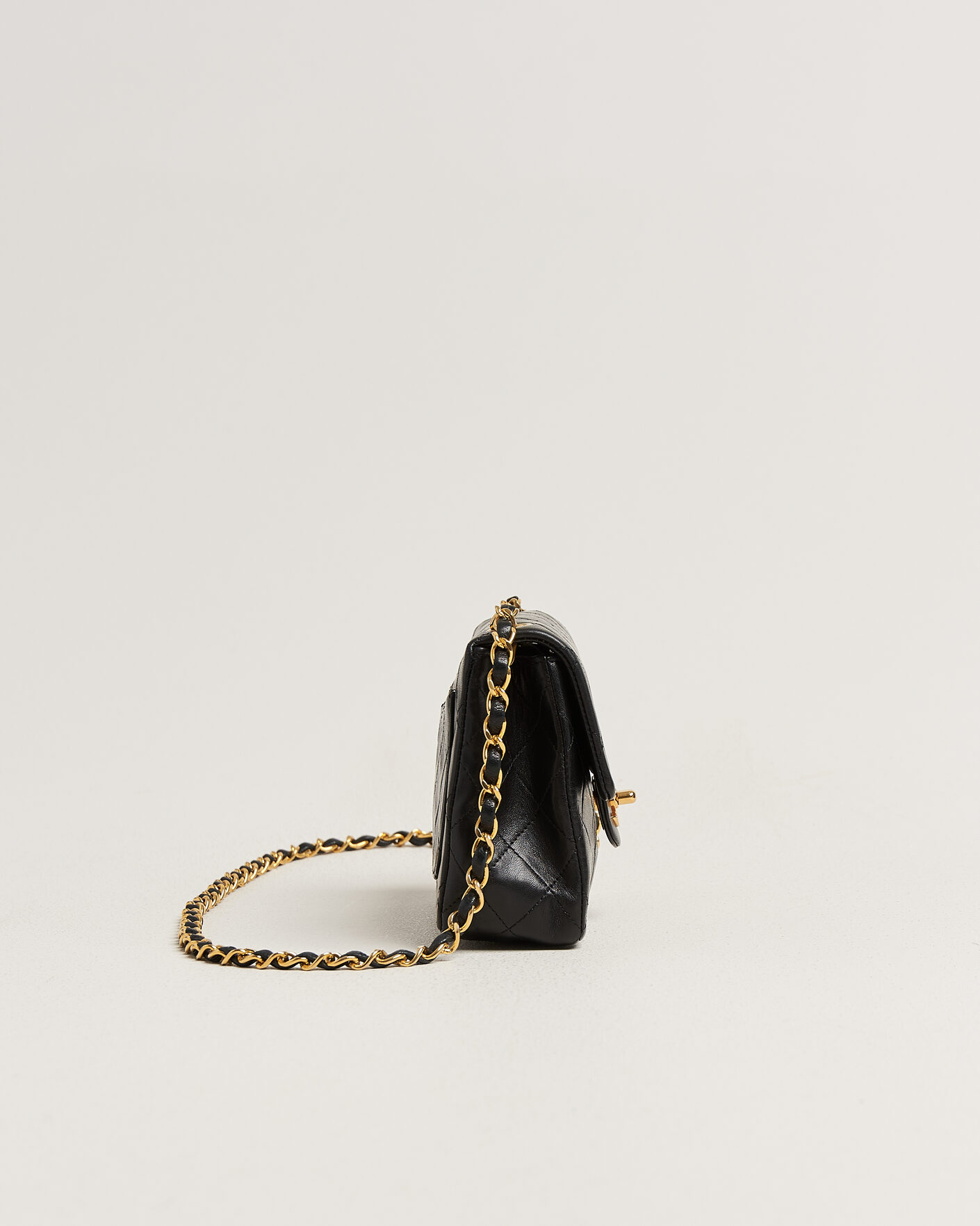 Men | Pre-Owned & Vintage Bags | Chanel Pre-Owned | Classic Mini Square Single Flap Bag Lambskin Black