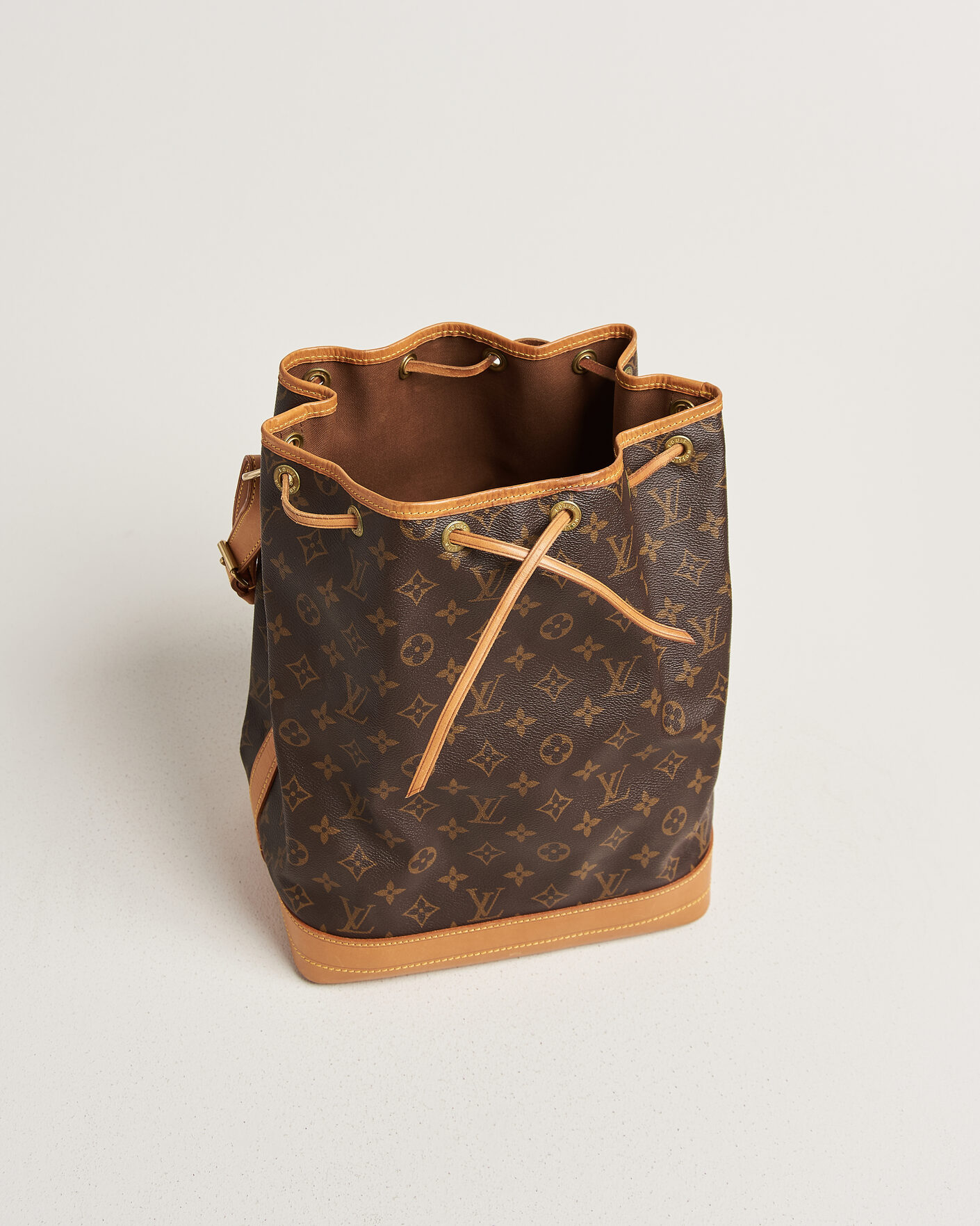 Men | Pre-Owned & Vintage Bags | Louis Vuitton Pre-Owned | Noé Monogram