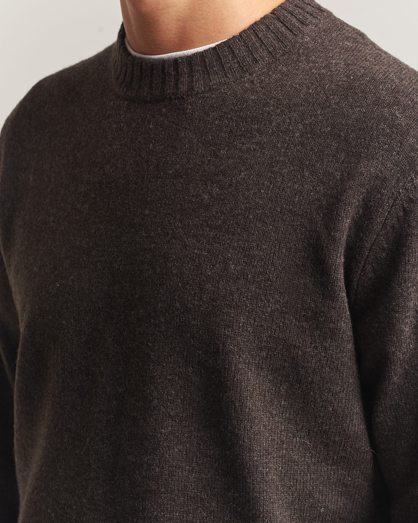 Men | Sweaters & Knitwear | A Day's March | Marlow Lambswool Sweater Dark Brown