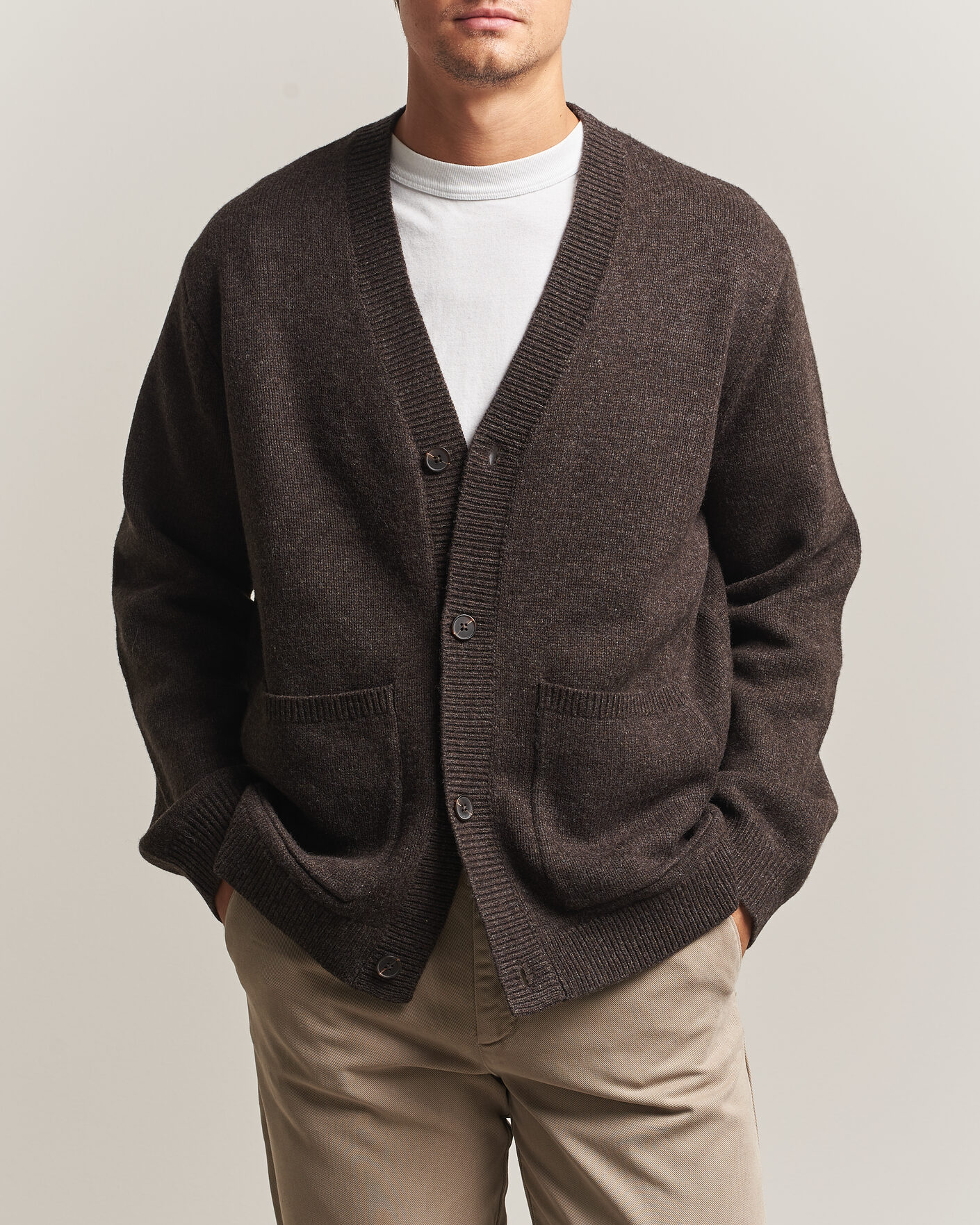 Men | Sweaters & Knitwear | A Day's March | Jarrow Lambswool Cardigan Dark Brown
