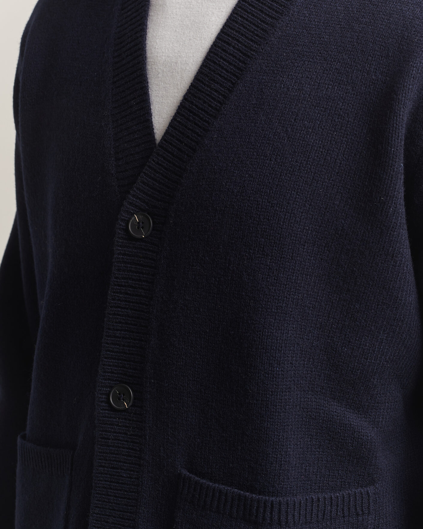 Men | Sweaters & Knitwear | A Day's March | Jarrow Lambswool Cardigan Navy