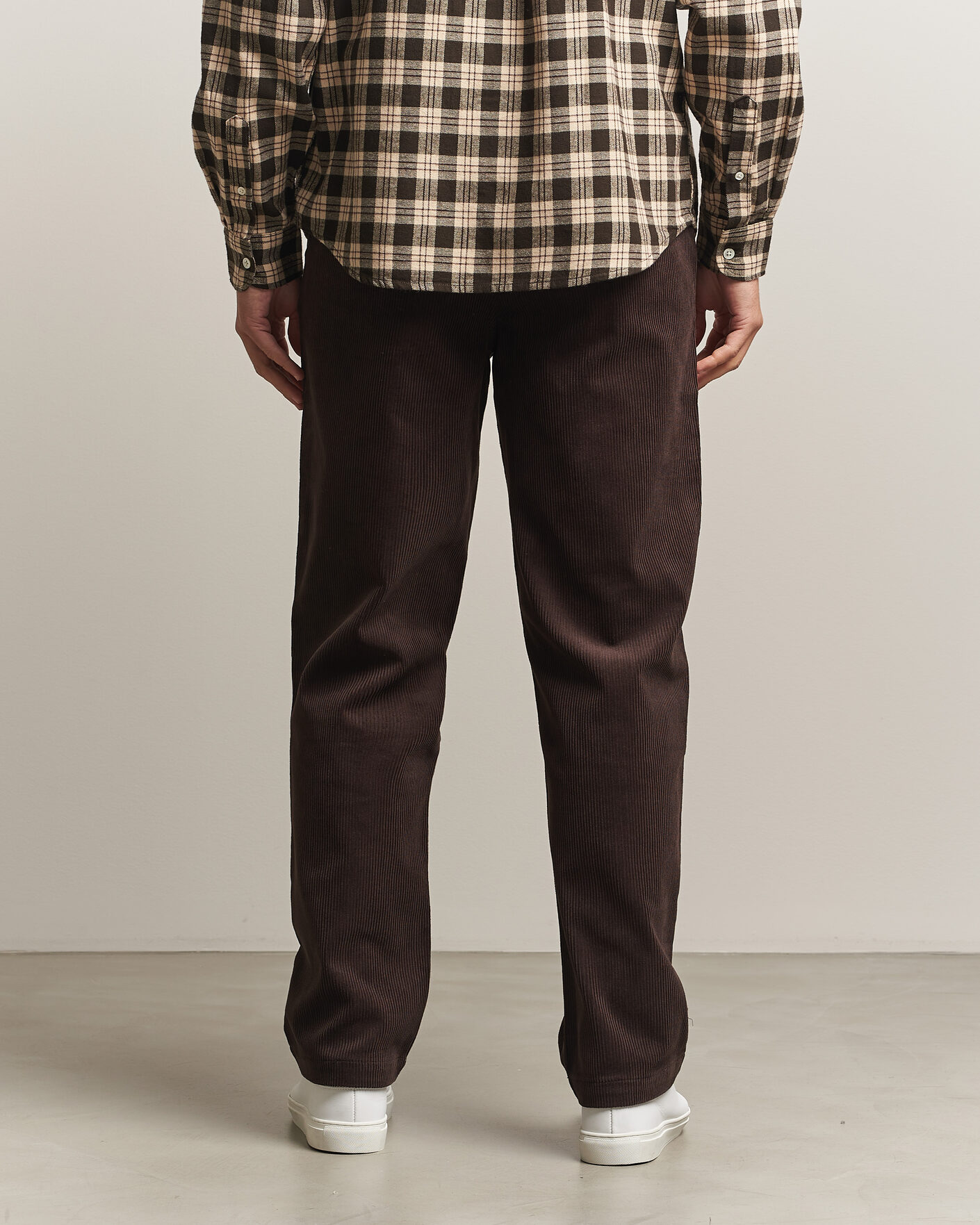 Men | Trousers | A Day's March | Redwood Corduroy Trousers Dark Brown