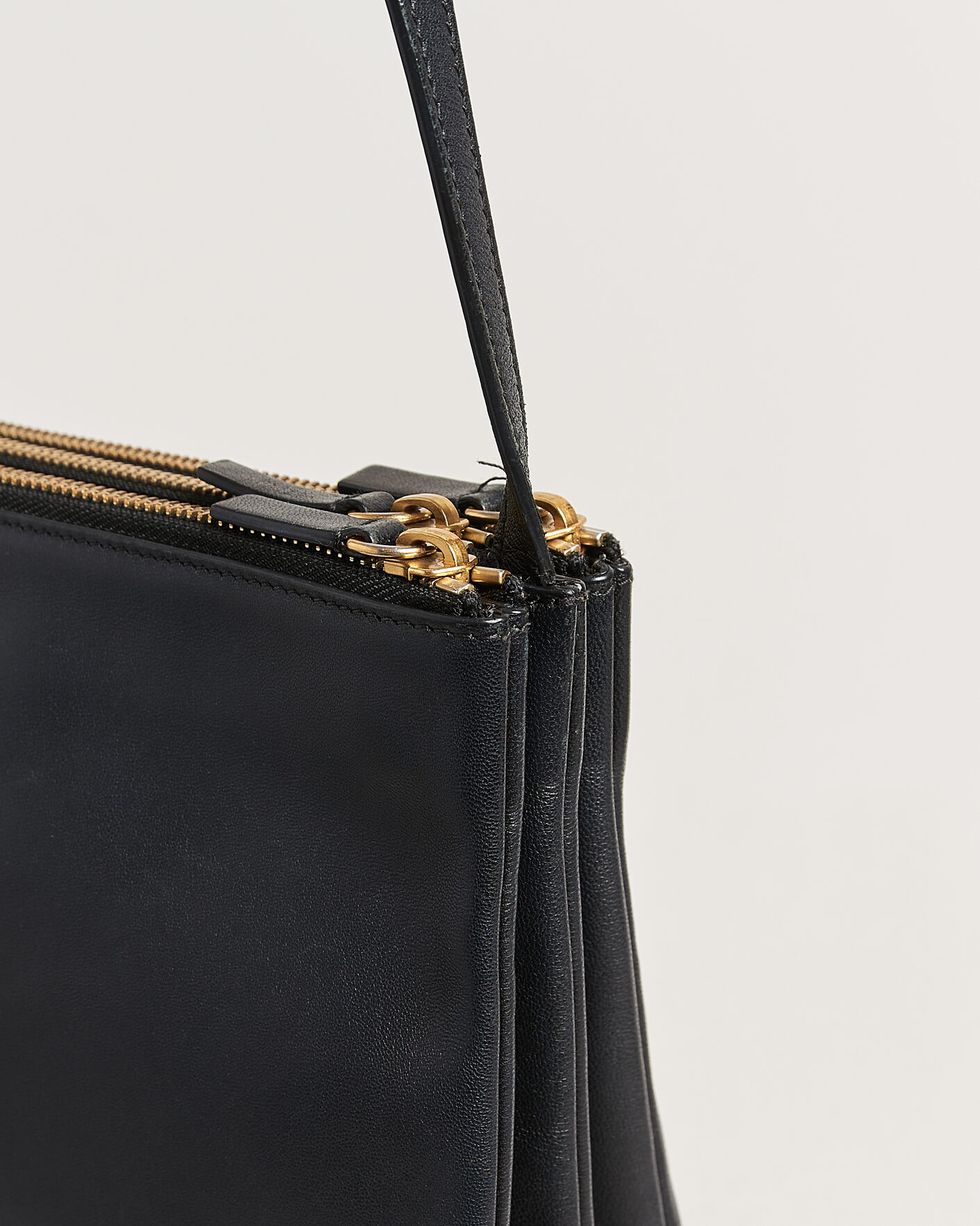 Men | Pre-Owned & Vintage Bags | Celine Pre-Owned | Trio Bag Medium Leather Black