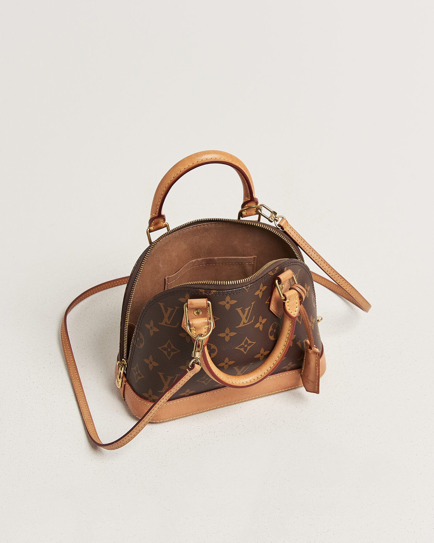 Men | Pre-Owned & Vintage Bags | Louis Vuitton Pre-Owned | Alma BB Monogram