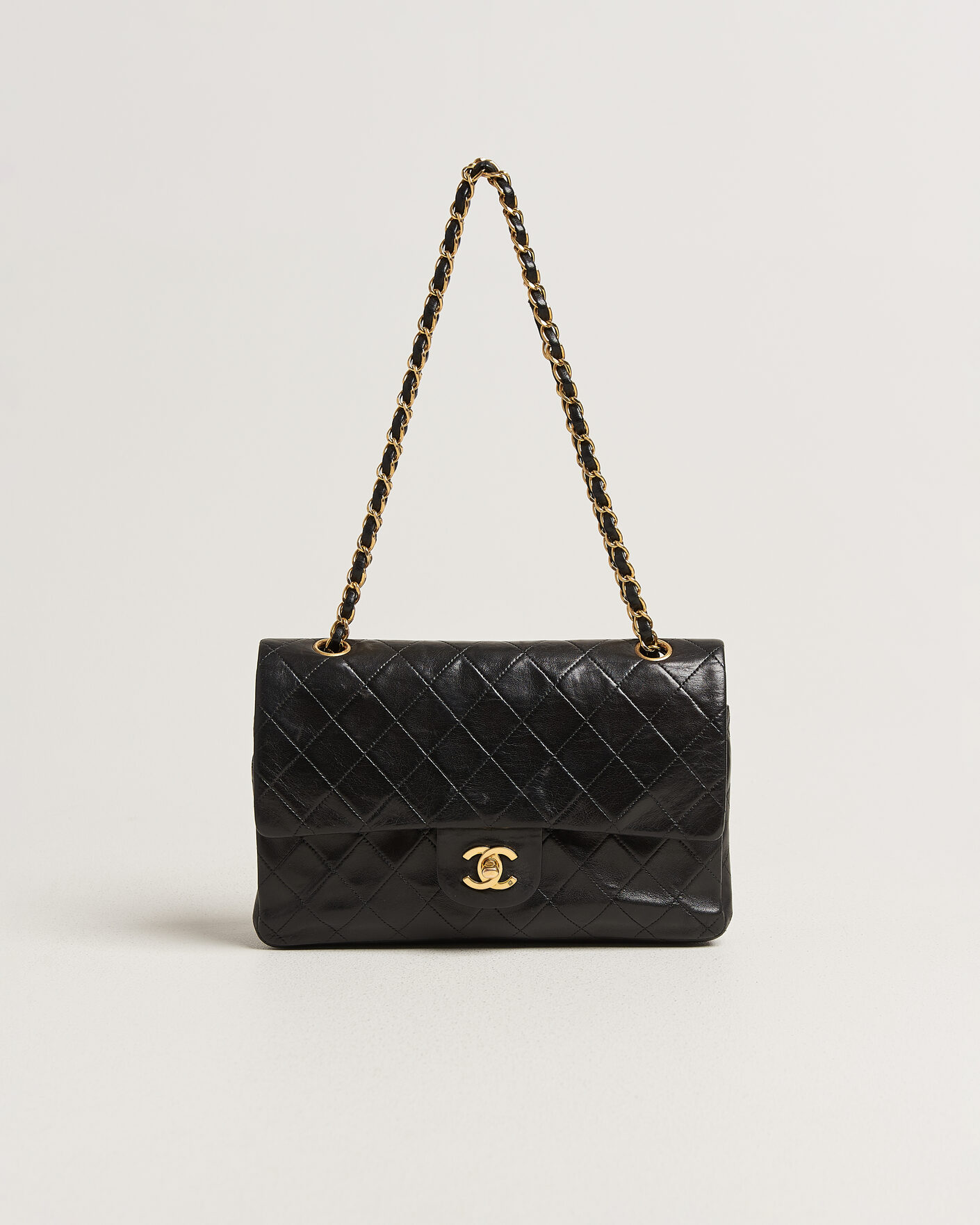 Men | Pre-Owned & Vintage Bags | Chanel Pre-Owned | Classic Medium Double Flap Bag Lambskin Black