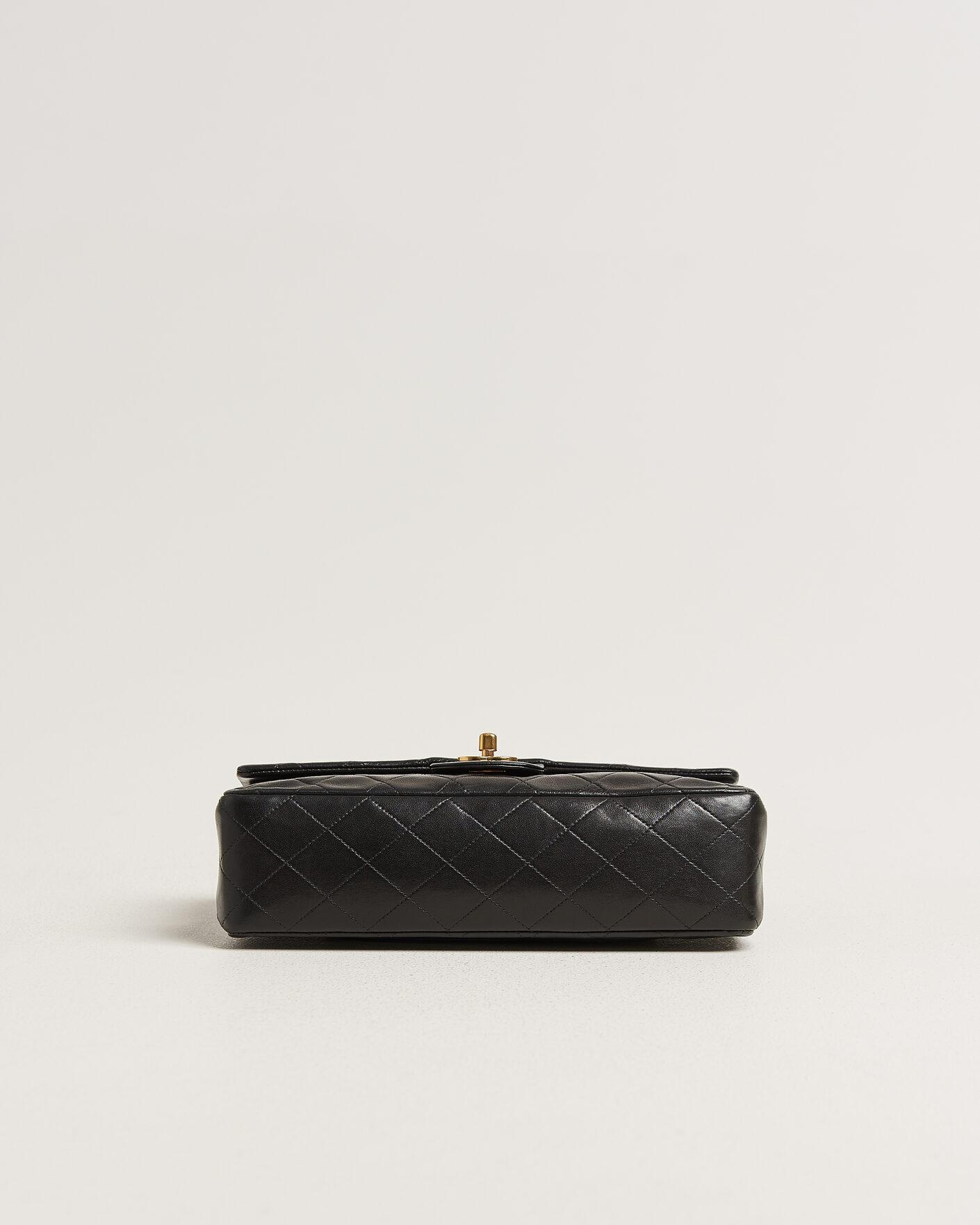Men | Pre-Owned & Vintage Bags | Chanel Pre-Owned | Classic Medium Double Flap Bag Lambskin Black