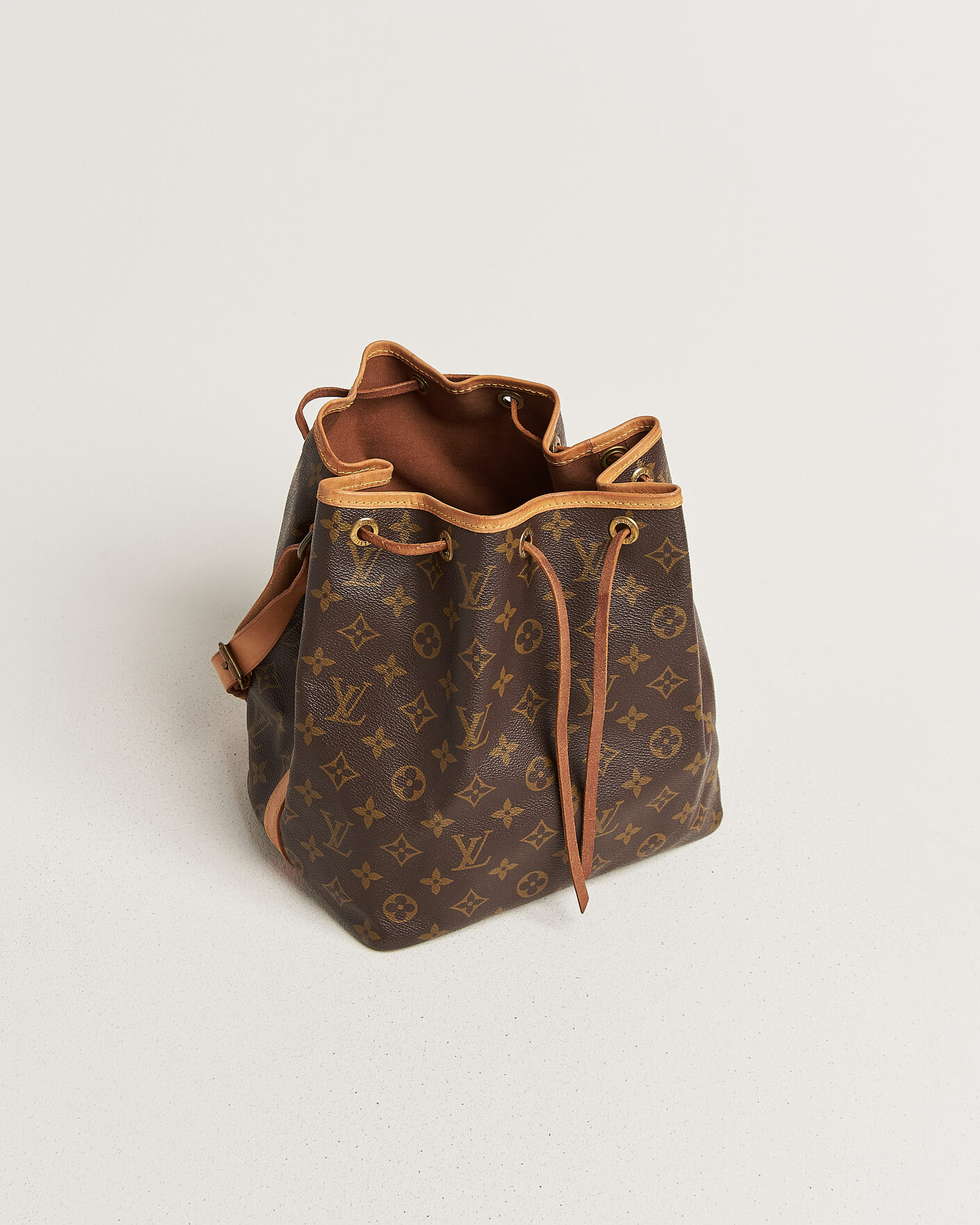 Men | Pre-Owned & Vintage Bags | Louis Vuitton Pre-Owned | Petit Noé Monogram