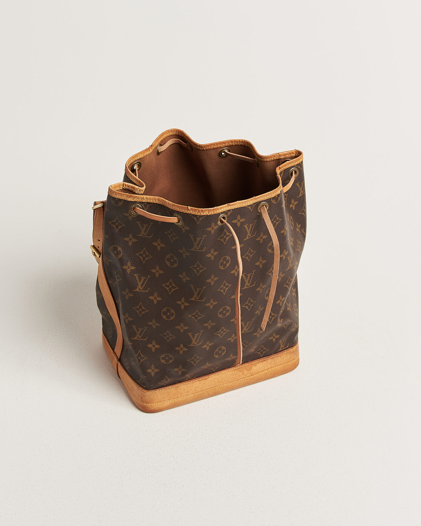 Men | Pre-Owned & Vintage Bags | Louis Vuitton Pre-Owned | Noé Monogram