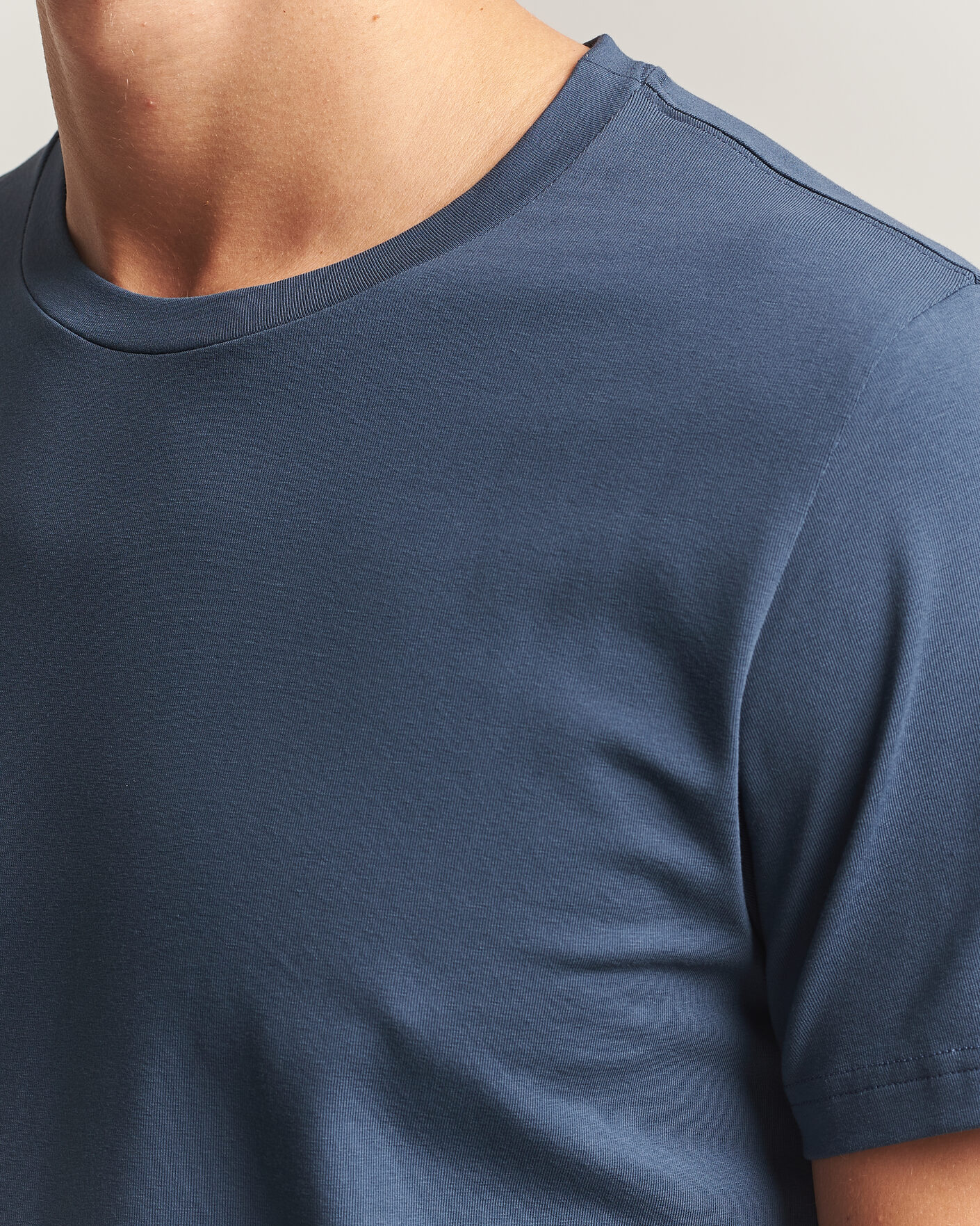 Men | T-Shirts | Filippa K | Soft Lycra T-Shirt Stone Blue