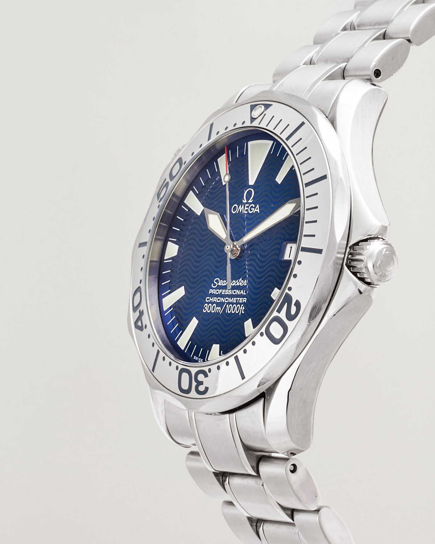 Men | Pre-Owned & Vintage Watches | Omega Pre-Owned | Seamaster 300M Electric Blue