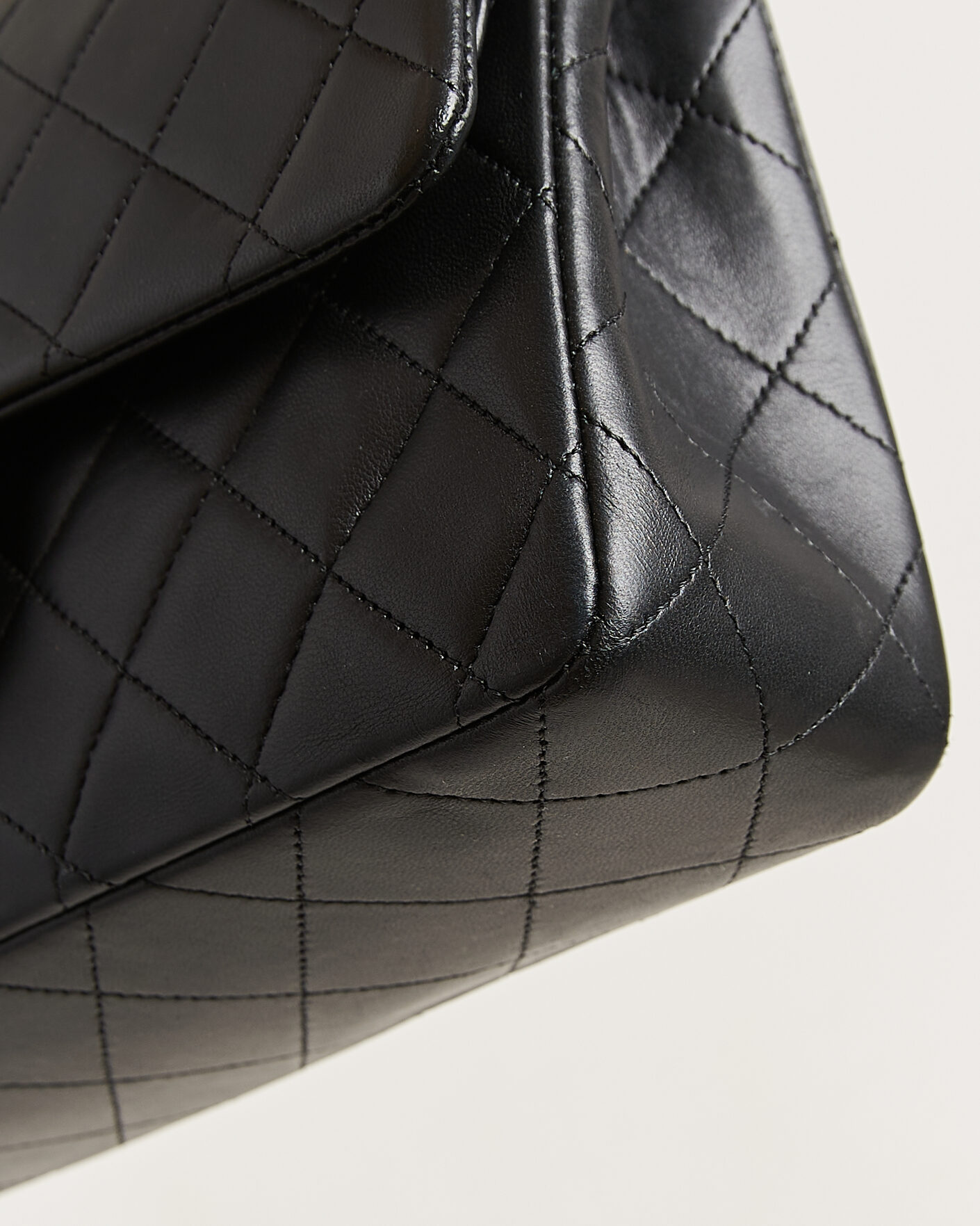 Men | Pre-Owned & Vintage Bags | Chanel Pre-Owned | Classic Small Double Flap Bag Lambskin Black