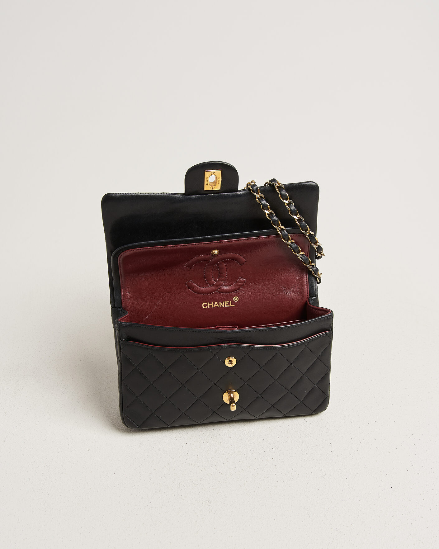 Men | Pre-Owned & Vintage Bags | Chanel Pre-Owned | Classic Small Double Flap Bag Lambskin Black