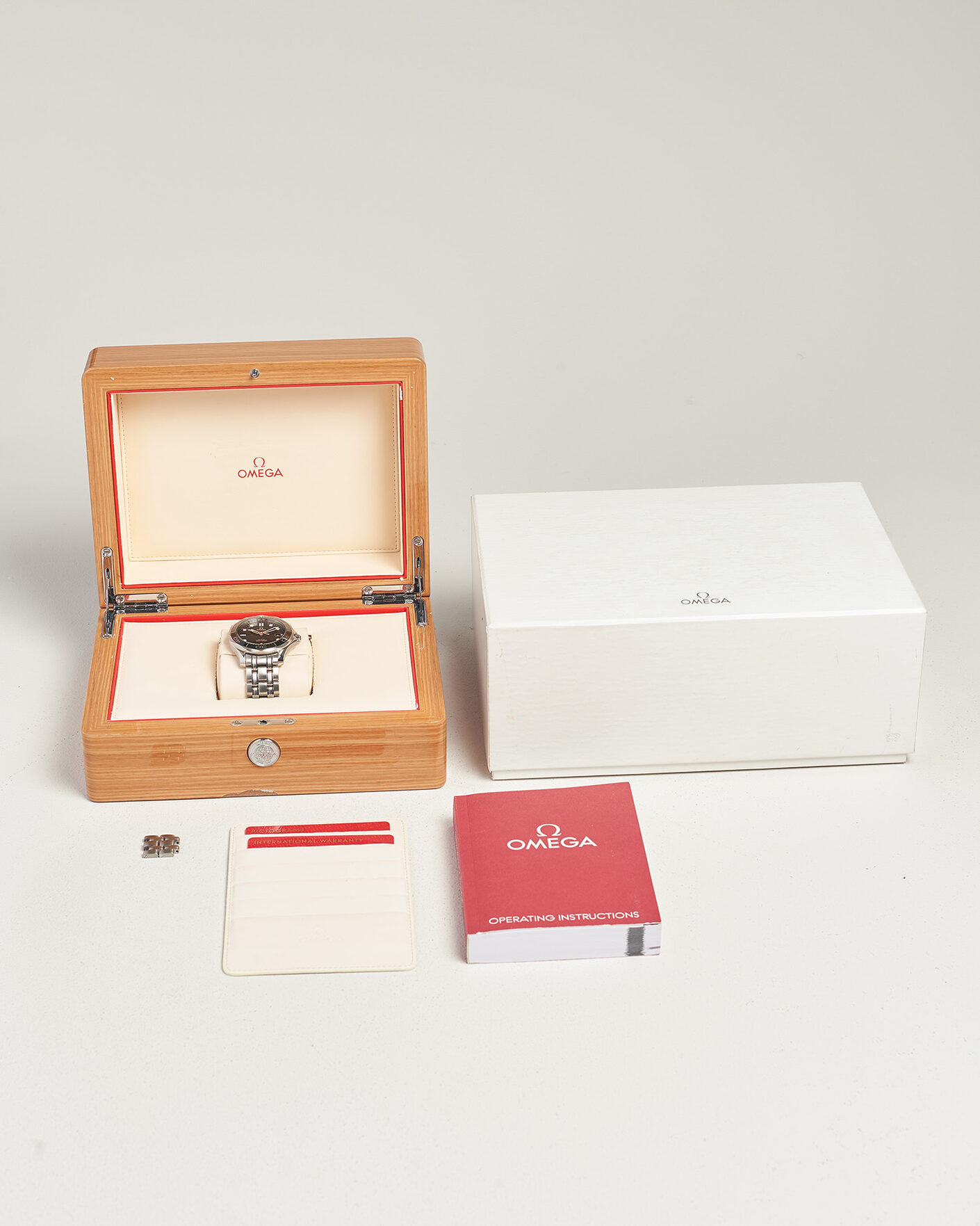 Men | Pre-Owned & Vintage Watches | Omega Pre-Owned | Seamaster Diver 300M