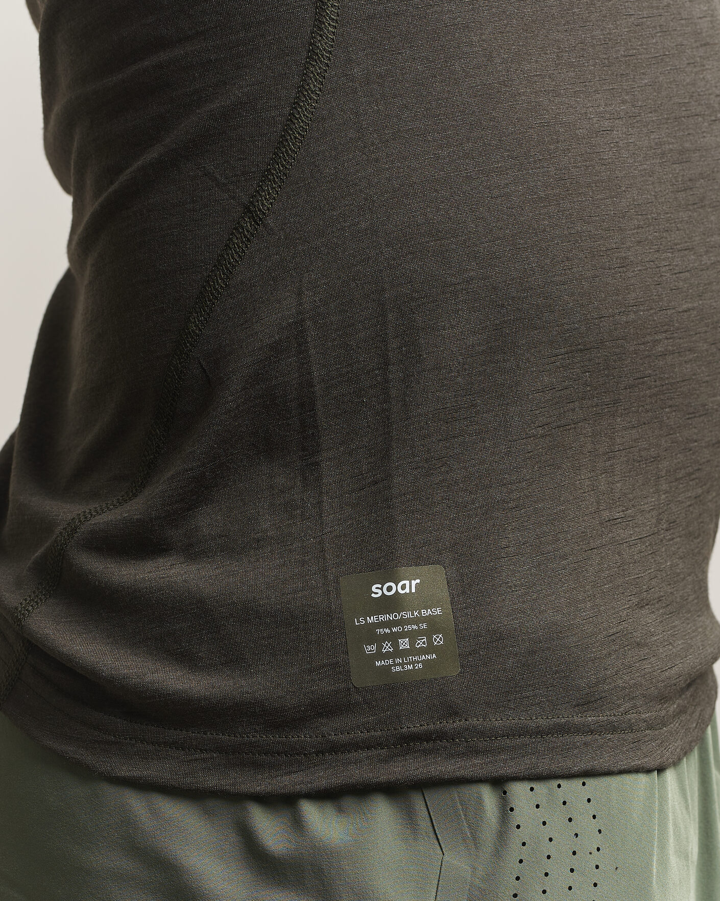 Men | Sweaters & Knitwear | SOAR Running | LS Merino/Silk Base Layer Forest