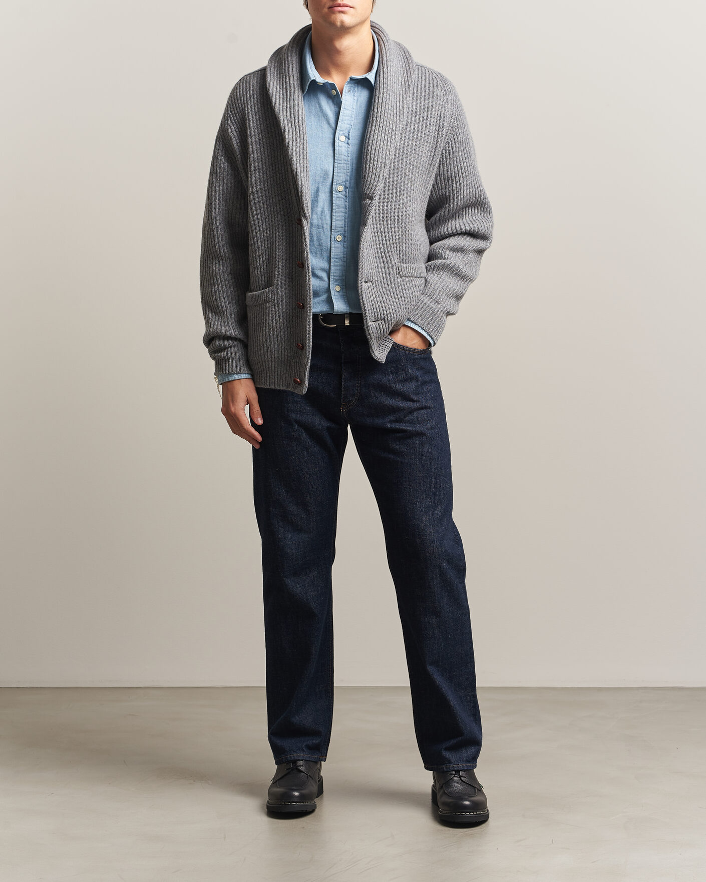 Men | Sweaters & Knitwear | William Lockie | Windsor Cashmere Shawl Cardigan Flannel Grey