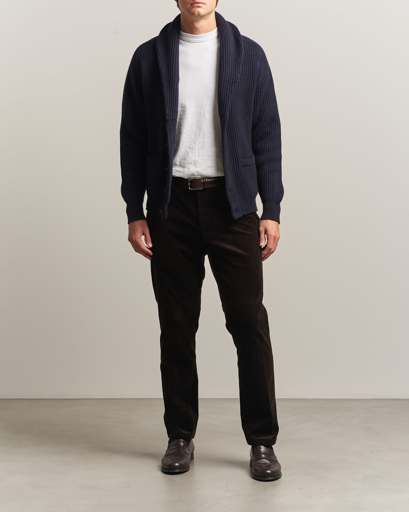 Men | Sweaters & Knitwear | William Lockie | Windsor Cashmere Shawl Cardigan Navy