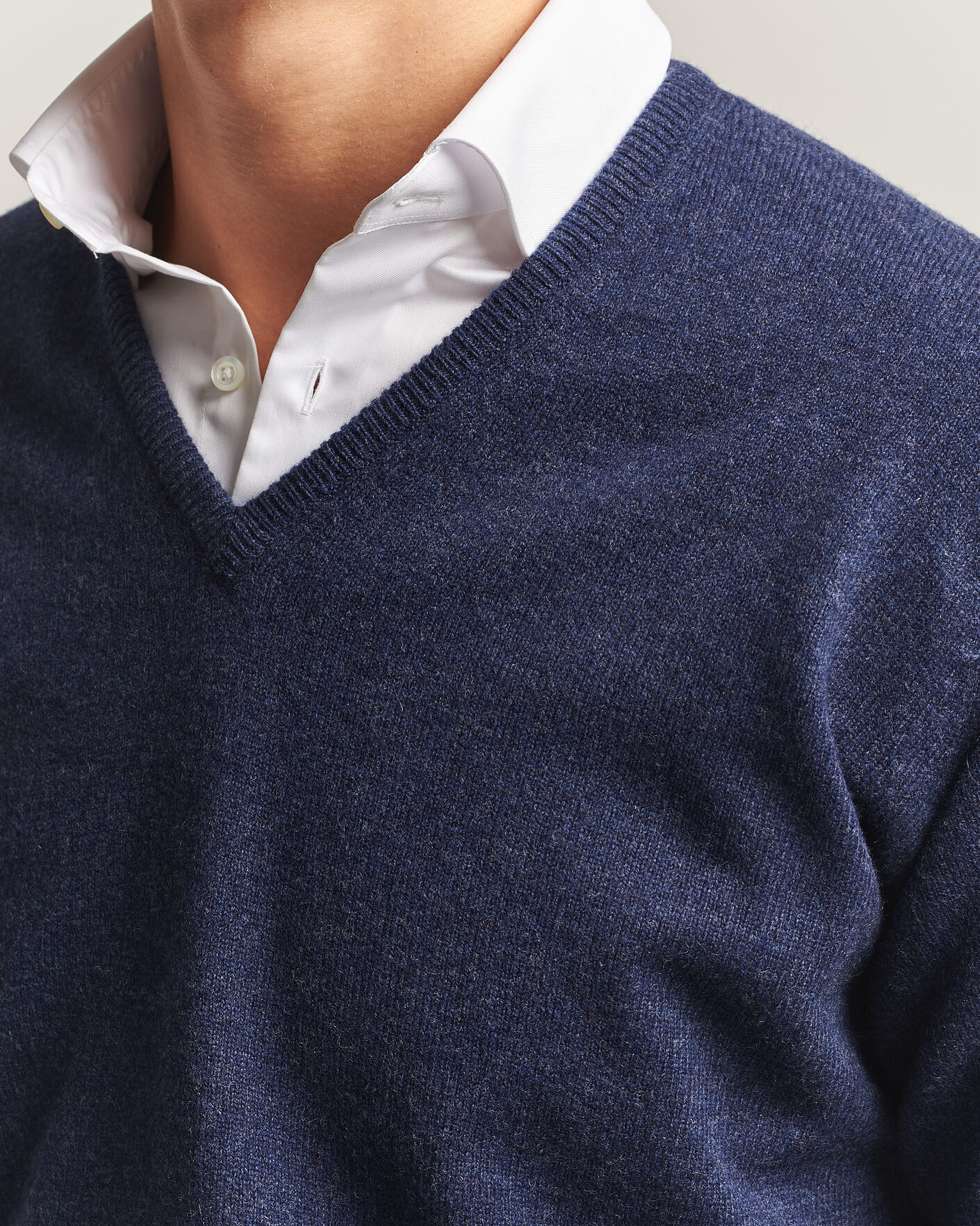 Men | Sweaters & Knitwear | William Lockie | Rob Lambswool V-Neck Astra