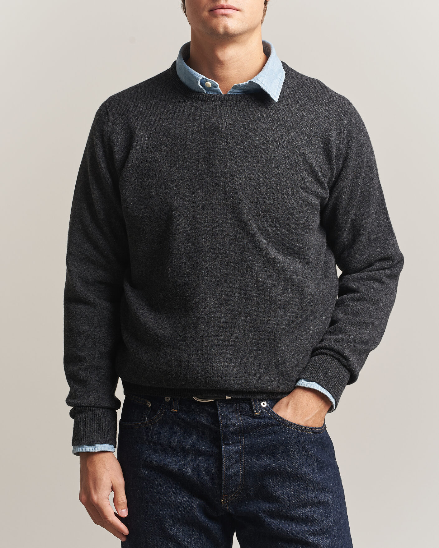 Men | Sweaters & Knitwear | William Lockie | Rob Lambswool Crewneck Charcoal