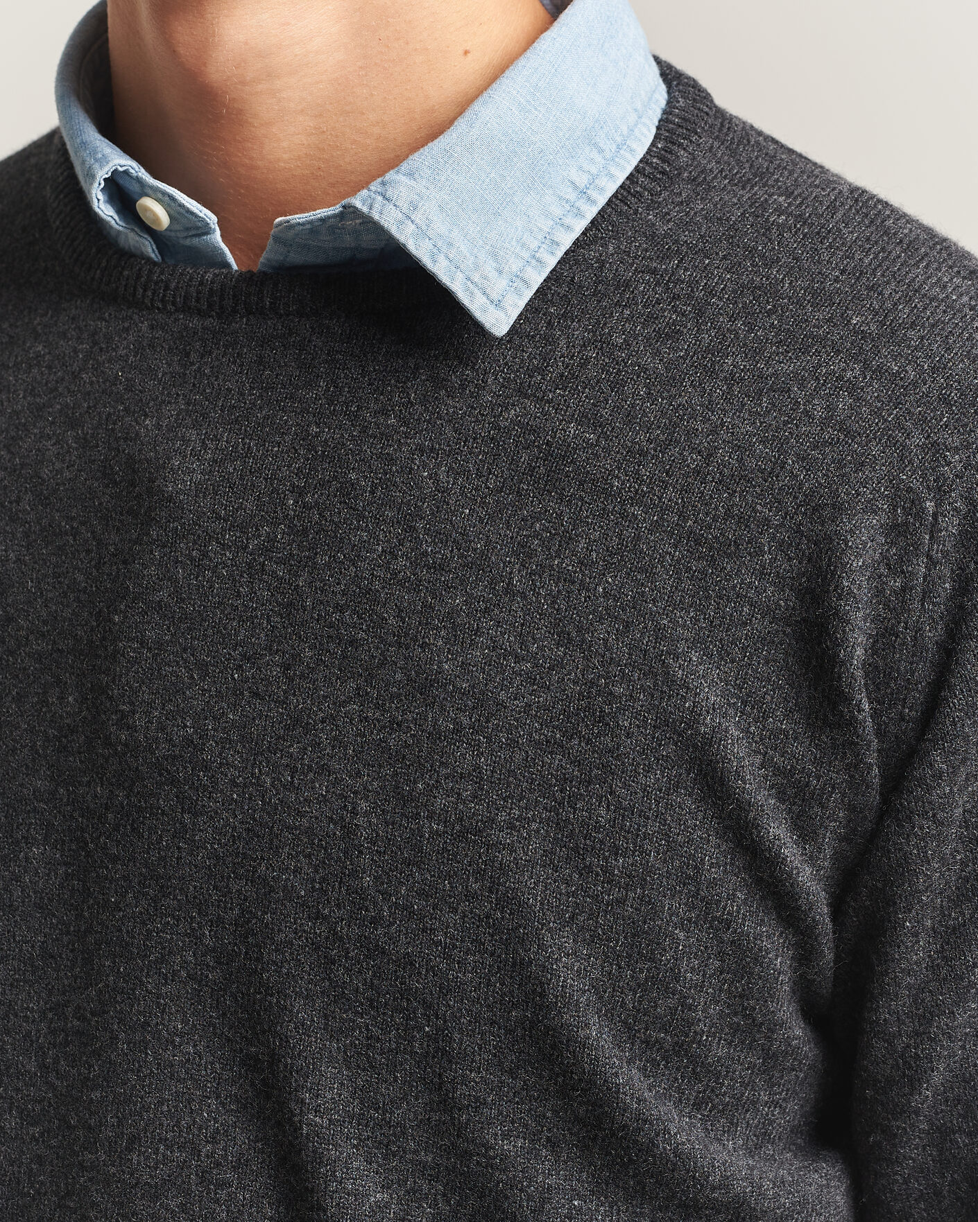 Men | Sweaters & Knitwear | William Lockie | Rob Lambswool Crewneck Charcoal