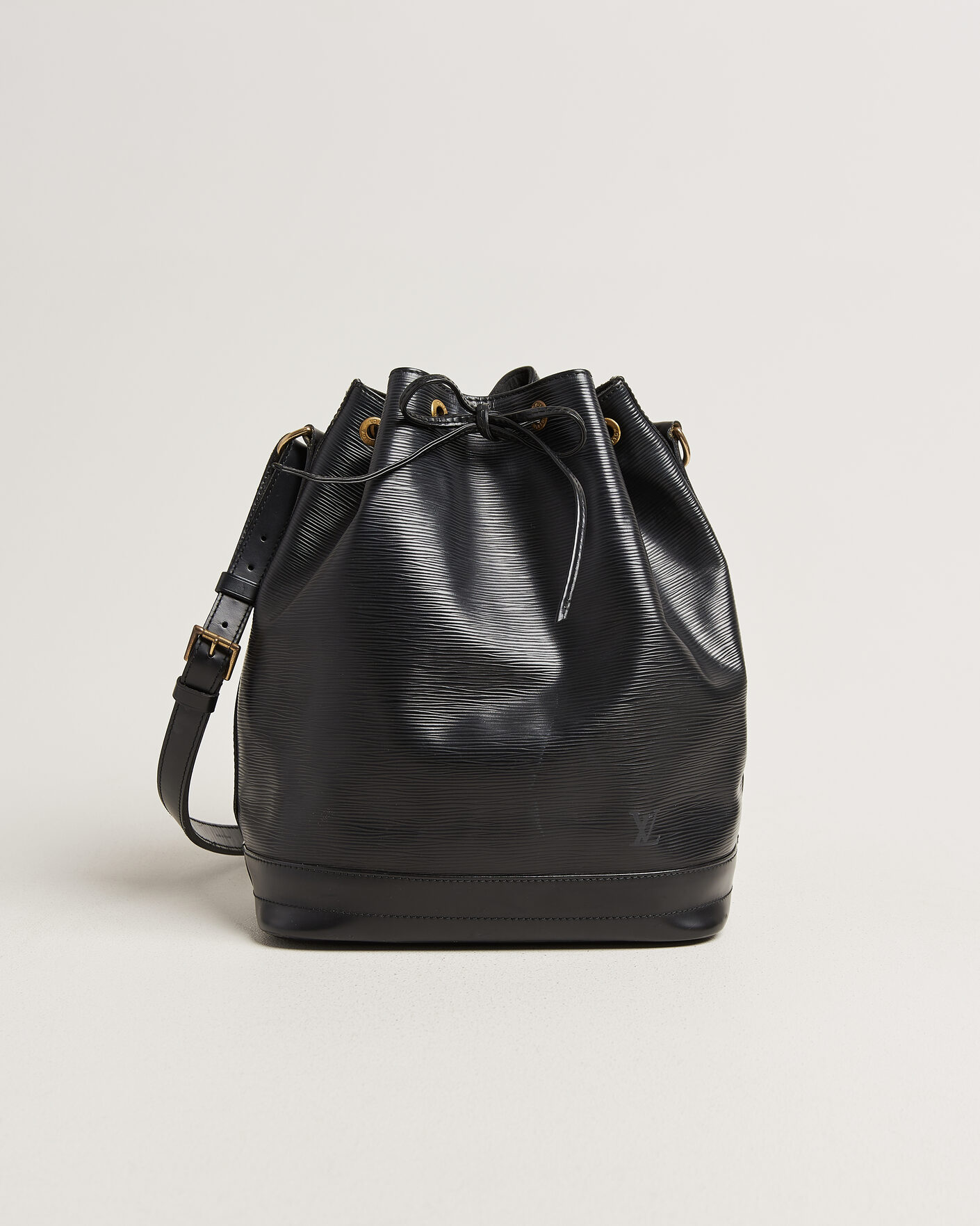 Men | Pre-Owned & Vintage Bags | Louis Vuitton Pre-Owned | Noé Epi Leather Black