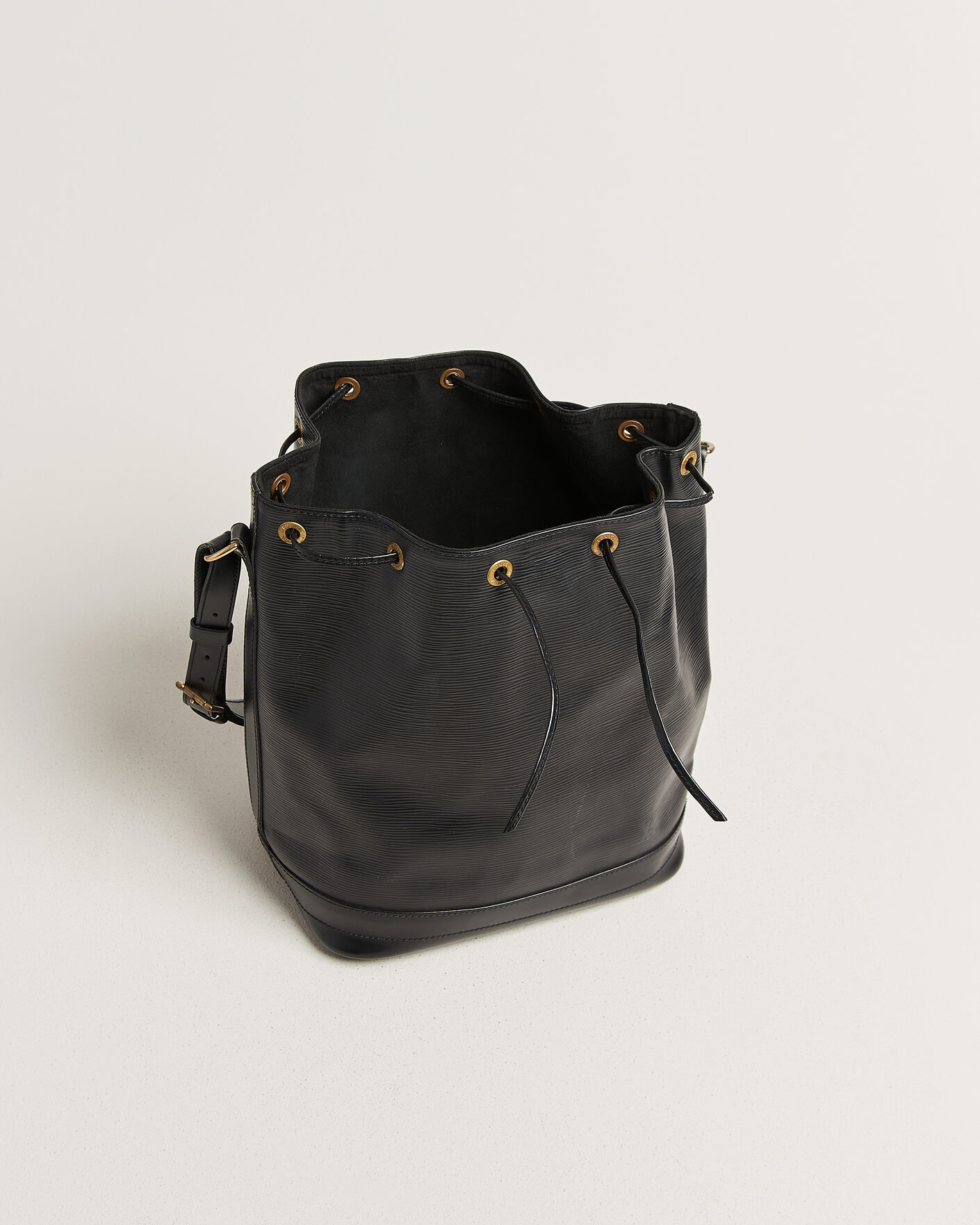 Men | Pre-Owned & Vintage Bags | Louis Vuitton Pre-Owned | Noé Epi Leather Black