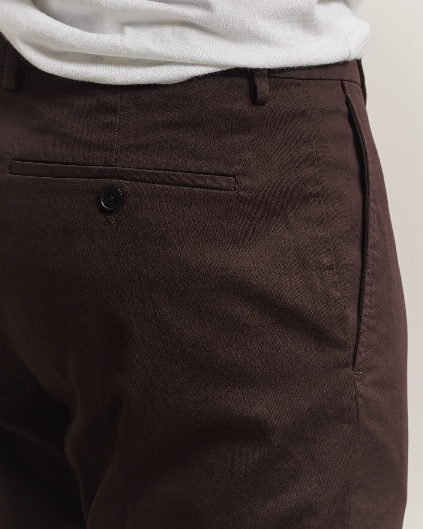 Men | Trousers | NN07 | Bill Pleated Cotton Chinos Deep Truffle
