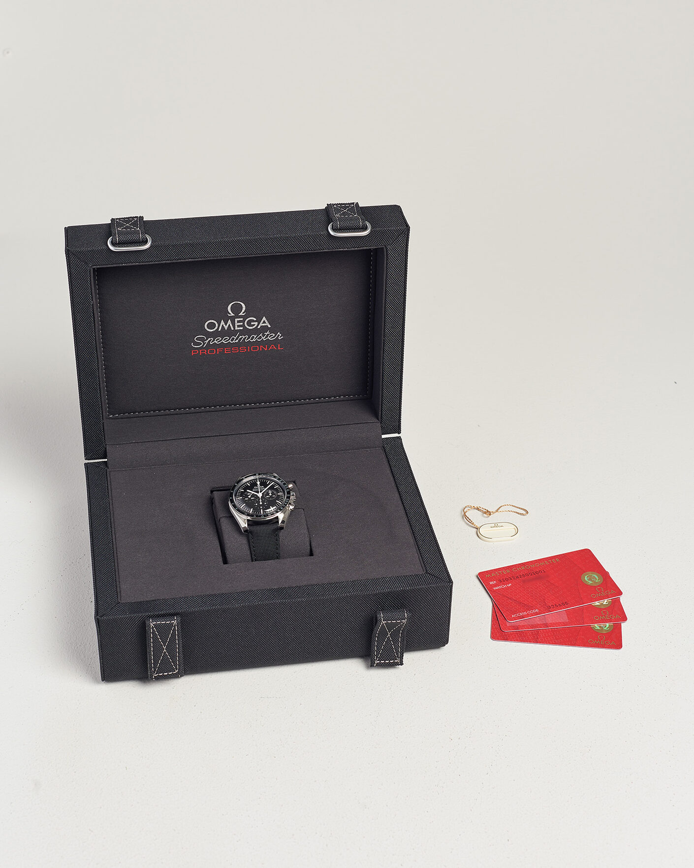 Men | Pre-Owned & Vintage Watches | Omega Pre-Owned | Speedmaster Professional Moonwatch 